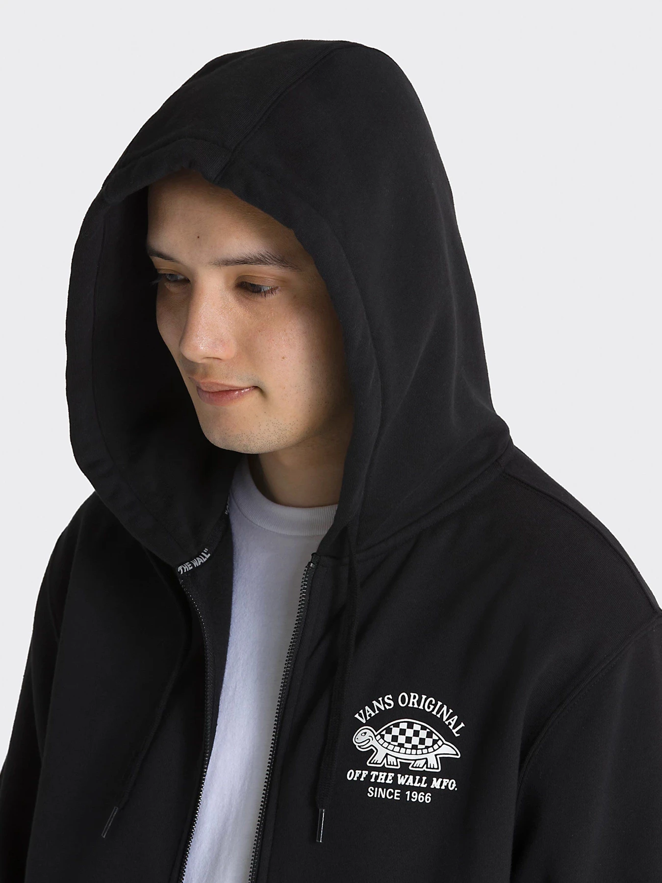 Худи и свитшоты Vans Speed Racer Full Zip модель VN0008J1BLK1 Худи и свитшоты Vans Speed Racer Full Zip модель VN0008J1BLK1 Фото