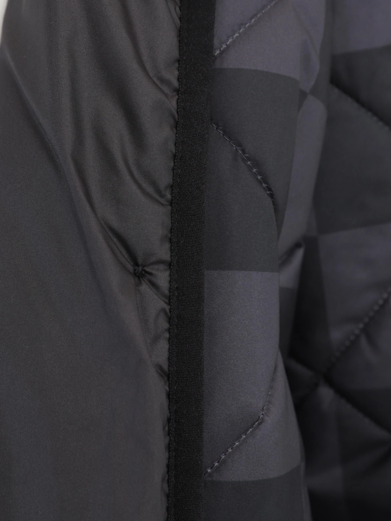Куртки и дубленки Vans Mason Long Hooded Liner Mte1 модель VN00075PBLK1 Куртки и дубленки Vans Mason Long Hooded Liner Mte1 модель VN00075PBLK1 Фото
