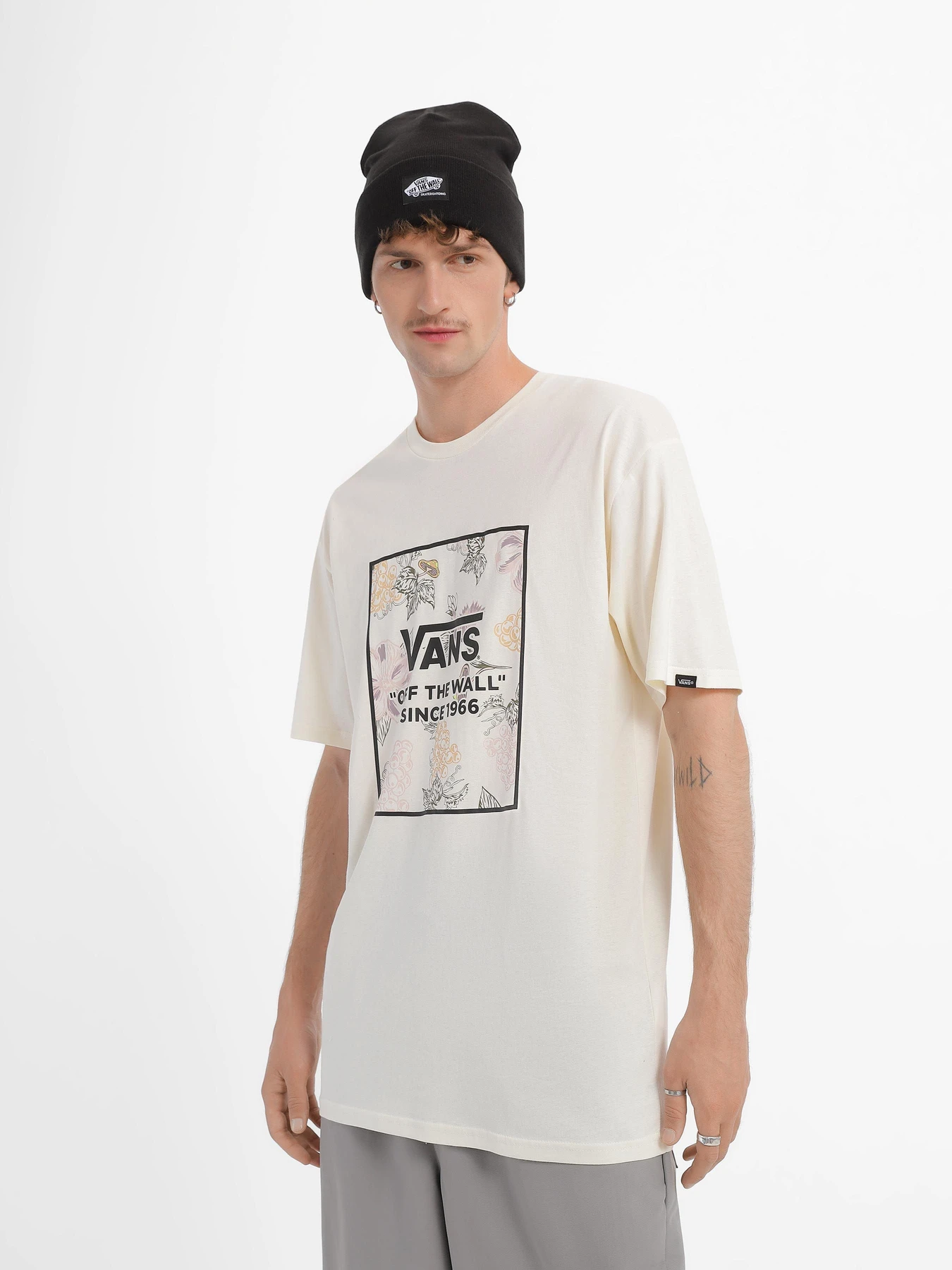 Футболки и поло Vans Box Garden Logo модель VN000AF63KS1 Футболки и поло Vans Box Garden Logo модель VN000AF63KS1 Фото