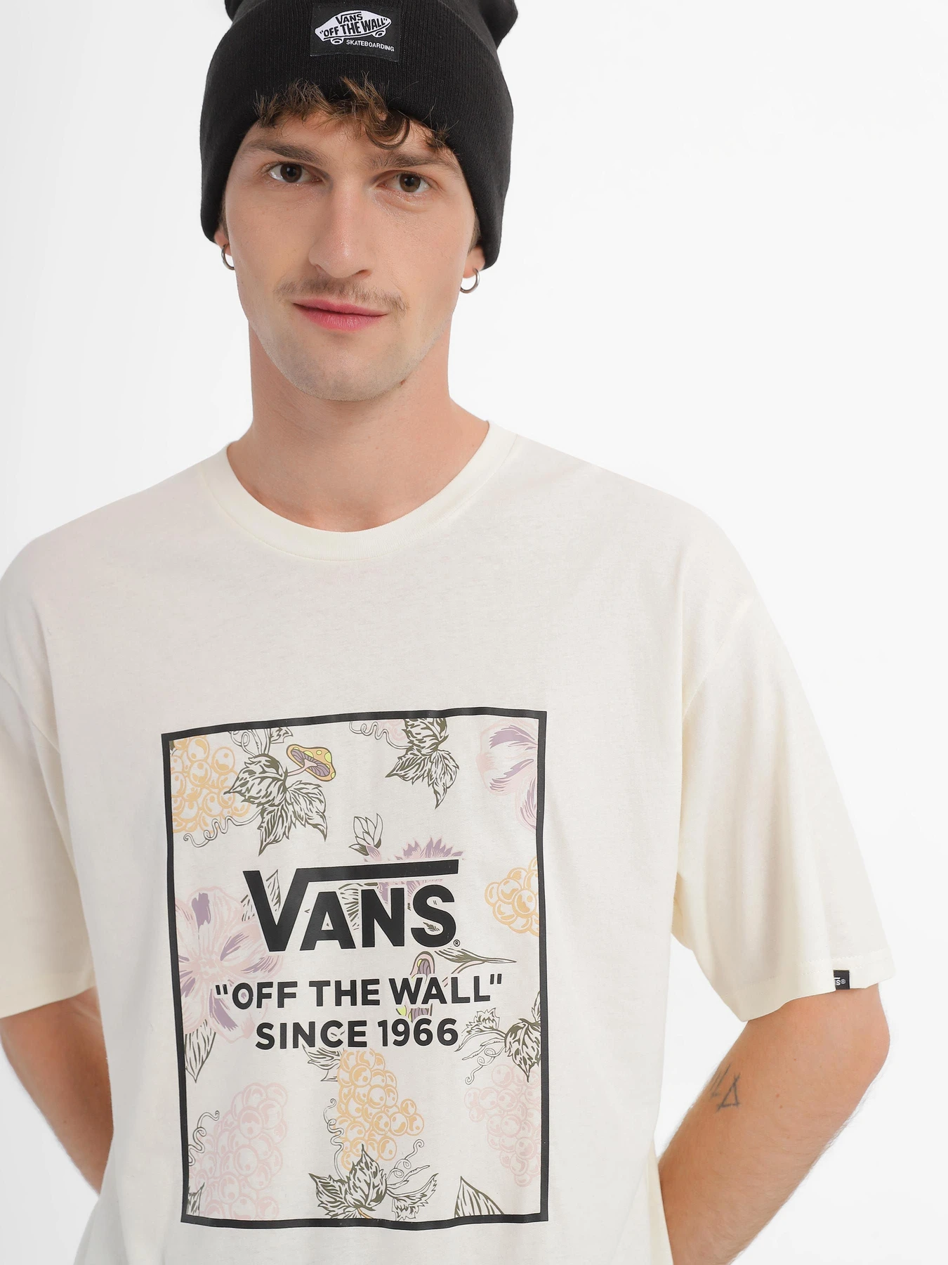 Футболки и поло Vans Box Garden Logo модель VN000AF63KS1 Футболки и поло Vans Box Garden Logo модель VN000AF63KS1 Фото
