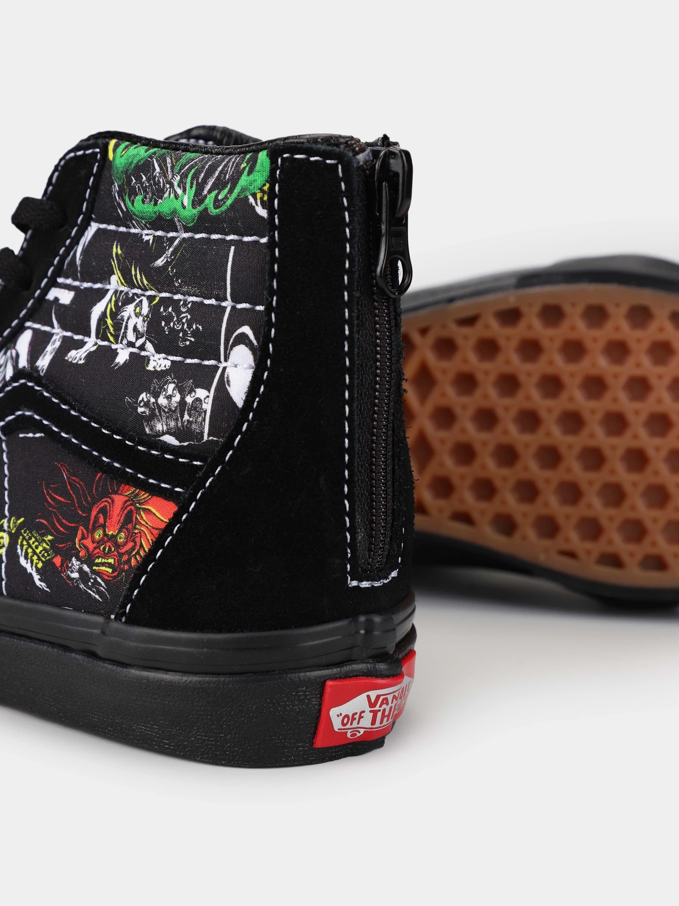 Кеди Vans x Disney Sk8-Hi Zip модель VN0005VSBMB1 Кеди Vans x Disney Sk8-Hi Zip модель VN0005VSBMB1 Фото