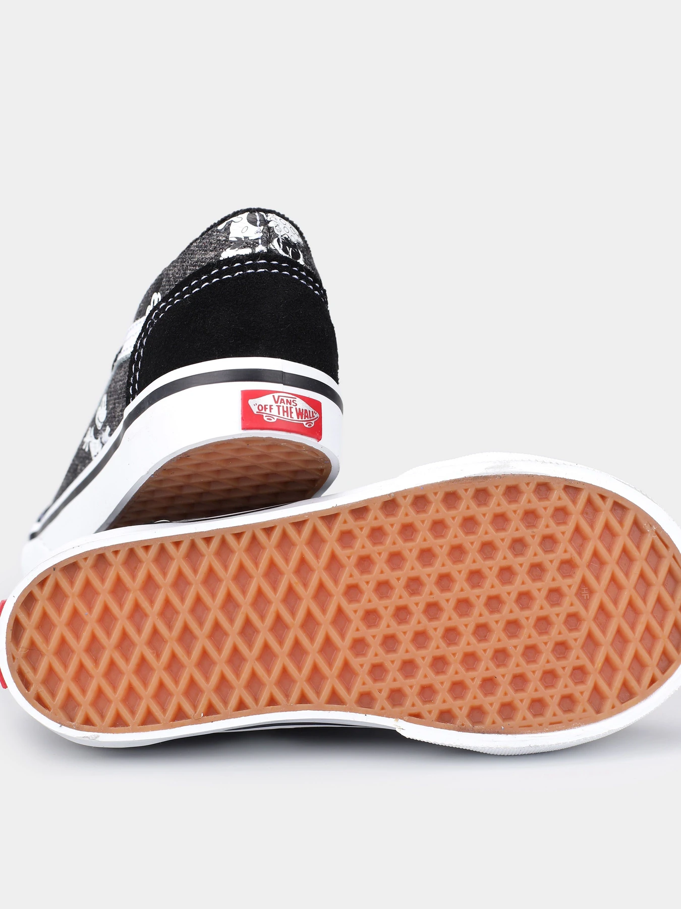 Кеды Vans x Disney Old Skool Hook and Loop модель VN000D3YBMB1 Кеды Vans x Disney Old Skool Hook and Loop модель VN000D3YBMB1 Фото