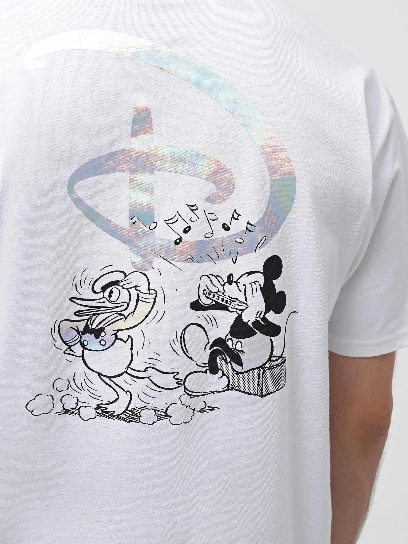 Футболки и поло Vans x Disney Music Box модель VN000H1XWHT1 Футболки и поло Vans x Disney Music Box модель VN000H1XWHT1 Фото