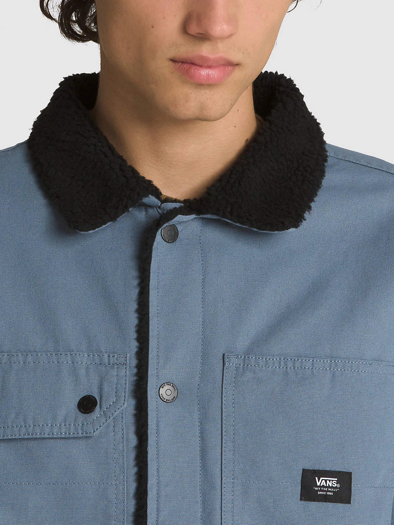 Куртки и дубленки Vans Drill Chore Sherpa модель VN000FWFHKC1 Куртки и дубленки Vans Drill Chore Sherpa модель VN000FWFHKC1 Фото