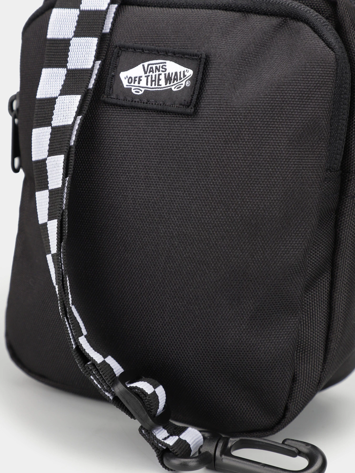 Сумки Vans Go Getter Shoulder модель VN000HE8BLK1 Сумки Vans Go Getter Shoulder модель VN000HE8BLK1 Фото