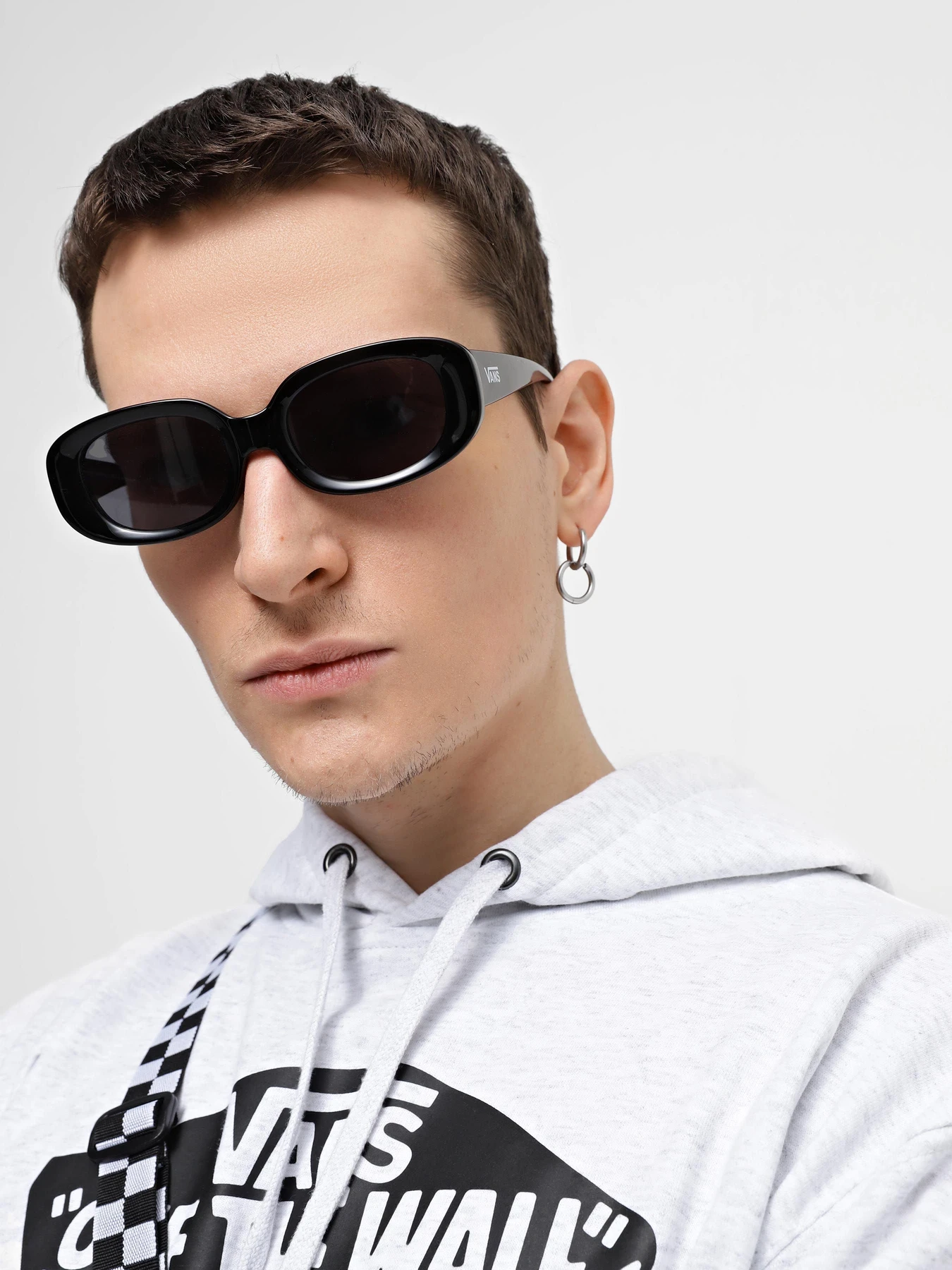 Сумки Vans Go Getter Shoulder модель VN000HE8BLK1 Сумки Vans Go Getter Shoulder модель VN000HE8BLK1 Фото