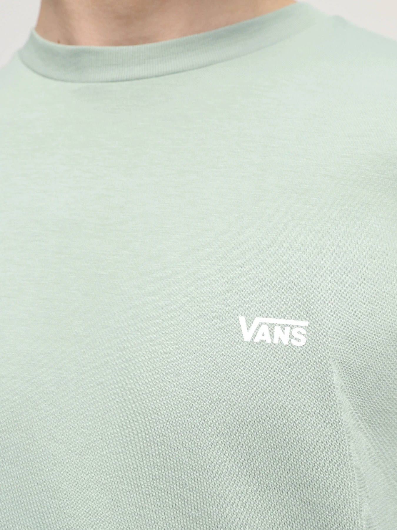 Худи и свитшоты Vans Left Chest Hit модель VN0A49LCD1L1 Худи и свитшоты Vans Left Chest Hit модель VN0A49LCD1L1 Фото