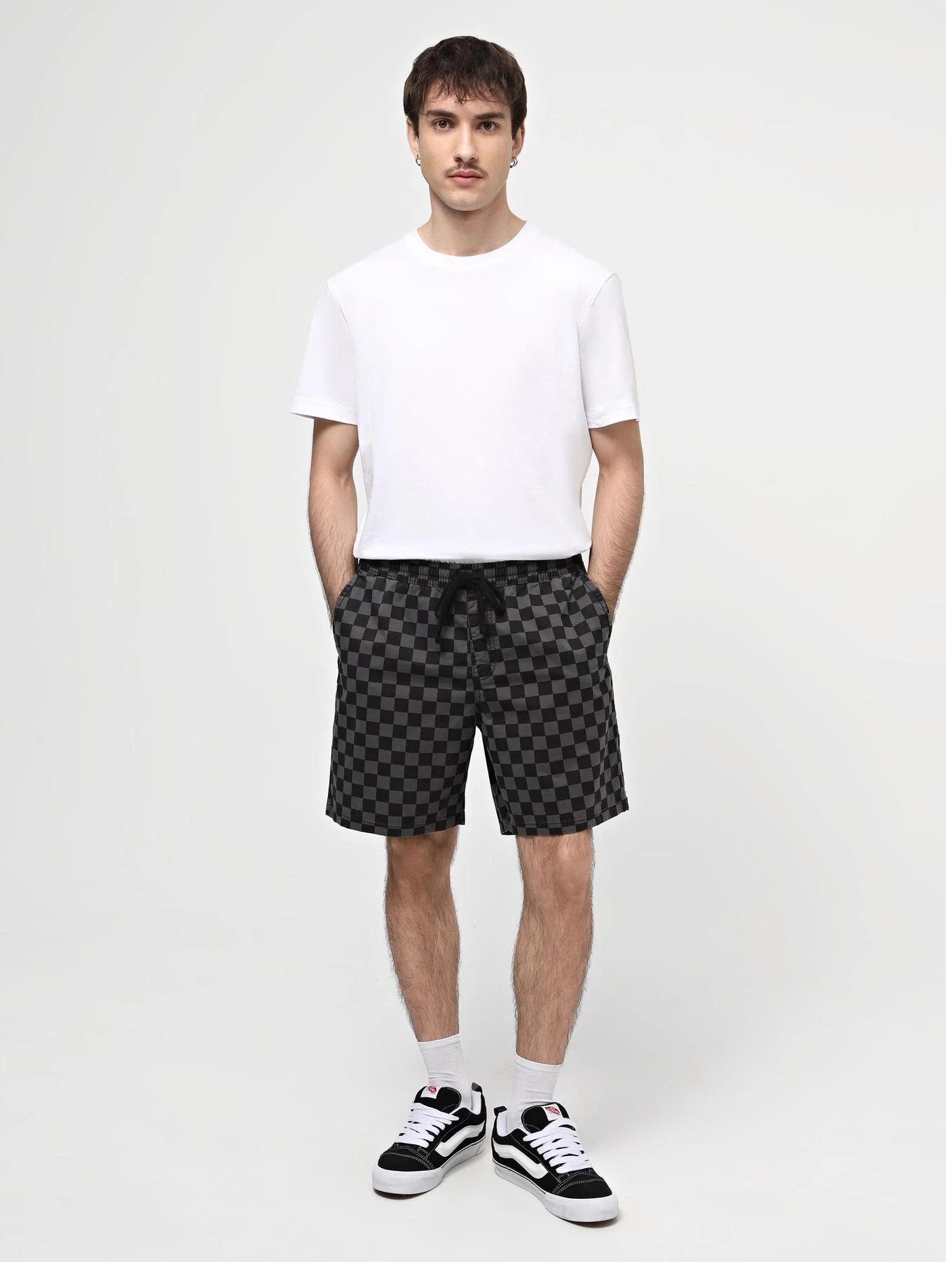 Шорти Vans Range Relaxed Elastic модель VN0A5FKDKOU1 Шорти Vans Range Relaxed Elastic модель VN0A5FKDKOU1 Фото