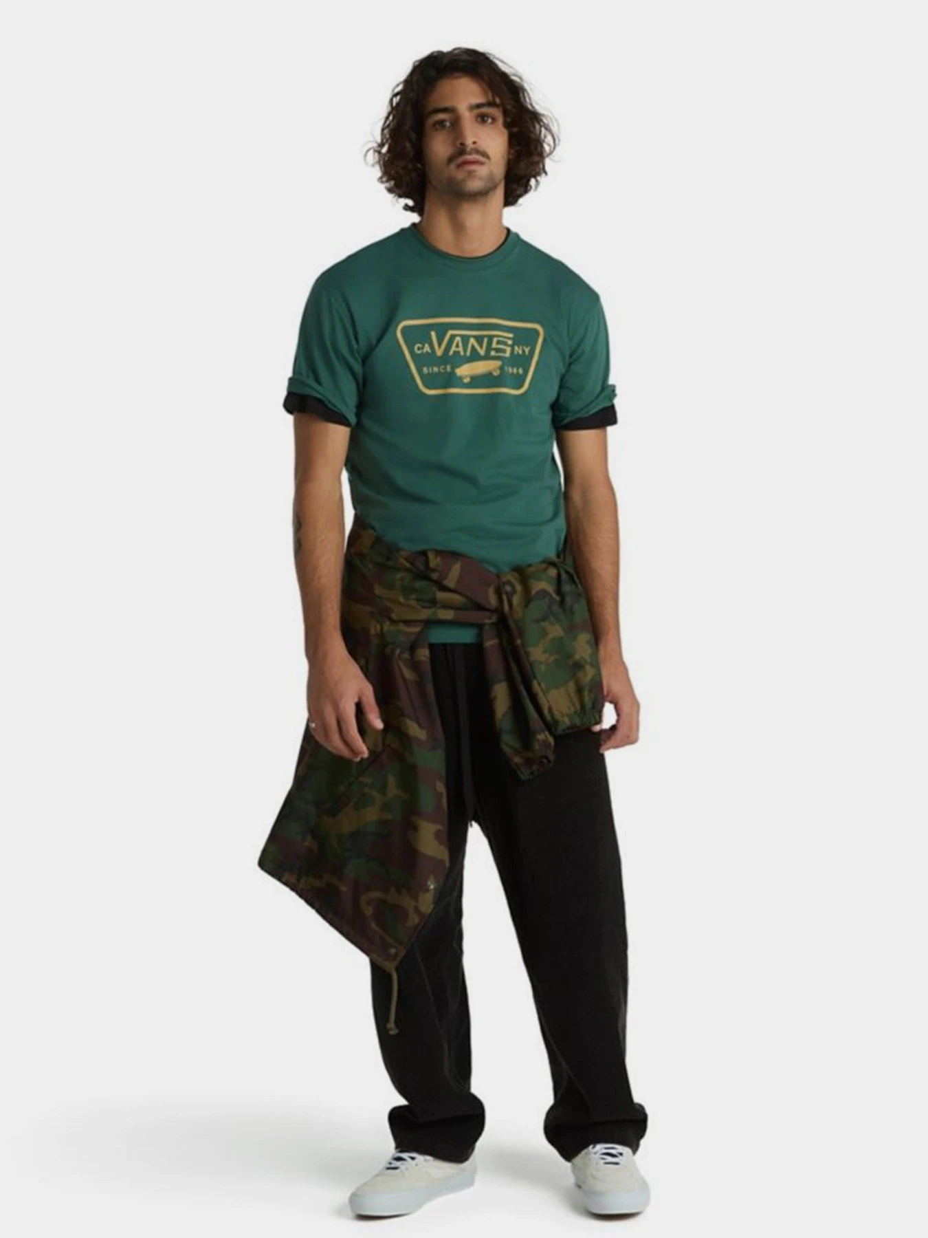 Футболки и поло Vans Mn Full Patch модель VN000QN8BDX1 Футболки и поло Vans Mn Full Patch модель VN000QN8BDX1 Фото