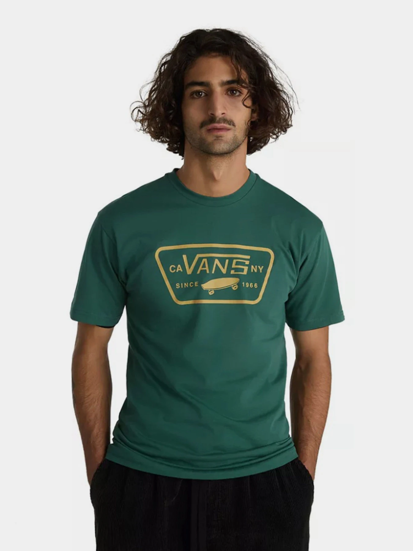 Футболки и поло Vans Mn Full Patch модель VN000QN8BDX1 Футболки и поло Vans Mn Full Patch модель VN000QN8BDX1 Фото