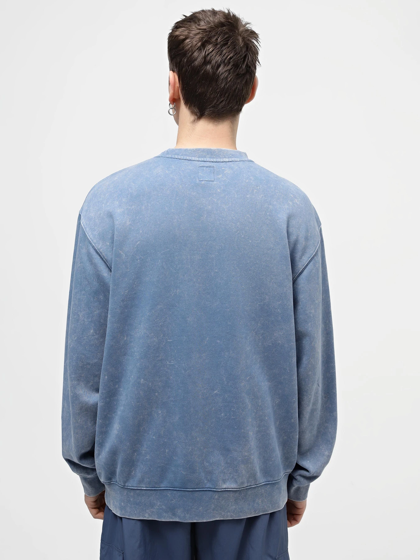 Худи и свитшоты Vans Spaced Out Loose Crew модель VN000GE7P8X1 Фото