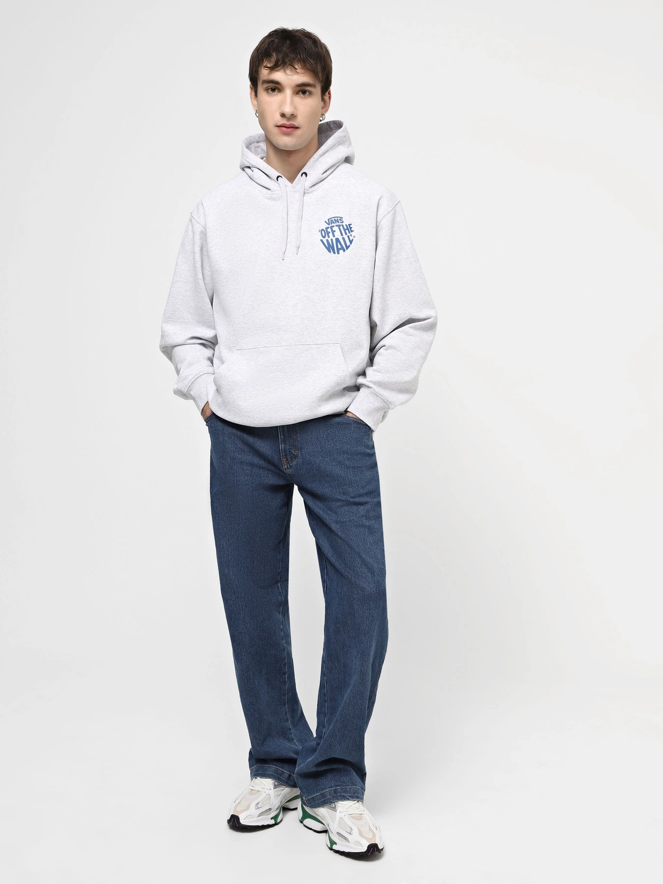 Худи и свитшоты Vans Circle модель VN000H5R1QI1 Худи и свитшоты Vans Circle модель VN000H5R1QI1 Фото