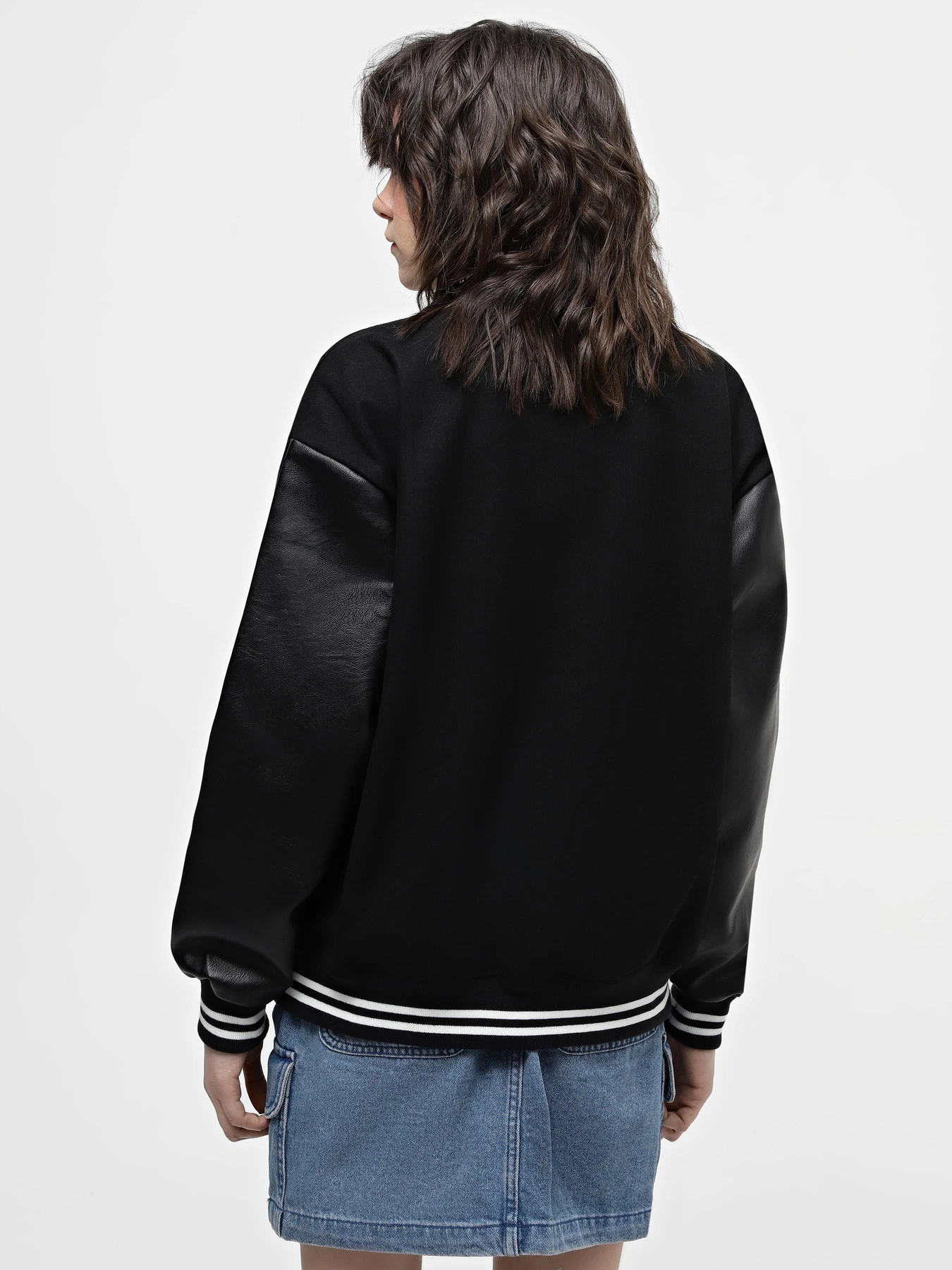 Куртки и дубленки Vans Varsity Club модель VN000GJRBLK1 Фото