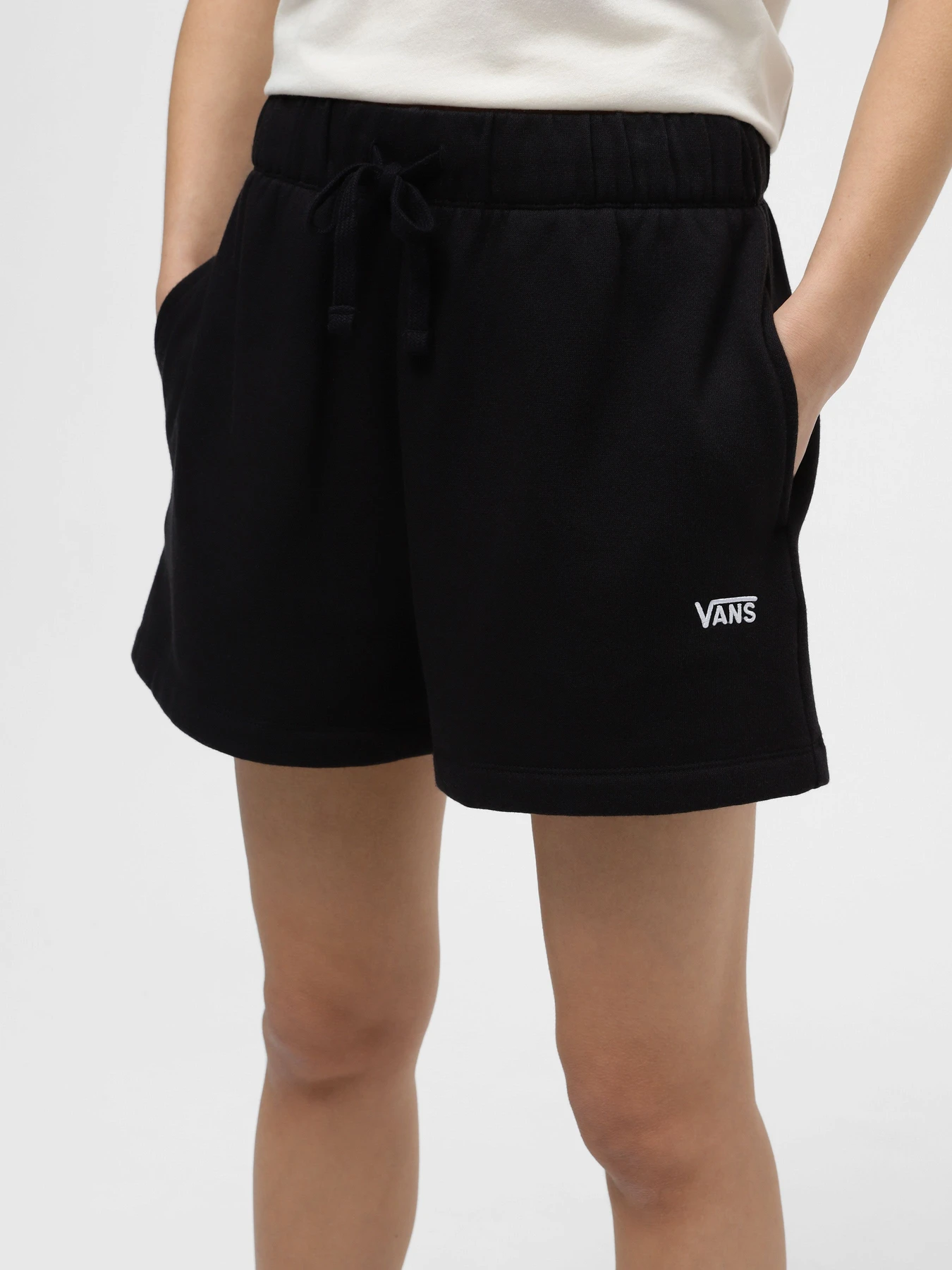 Шорты Vans Everyday Fleece модель VN000JGMBLK1 Шорты Vans Everyday Fleece модель VN000JGMBLK1 Фото