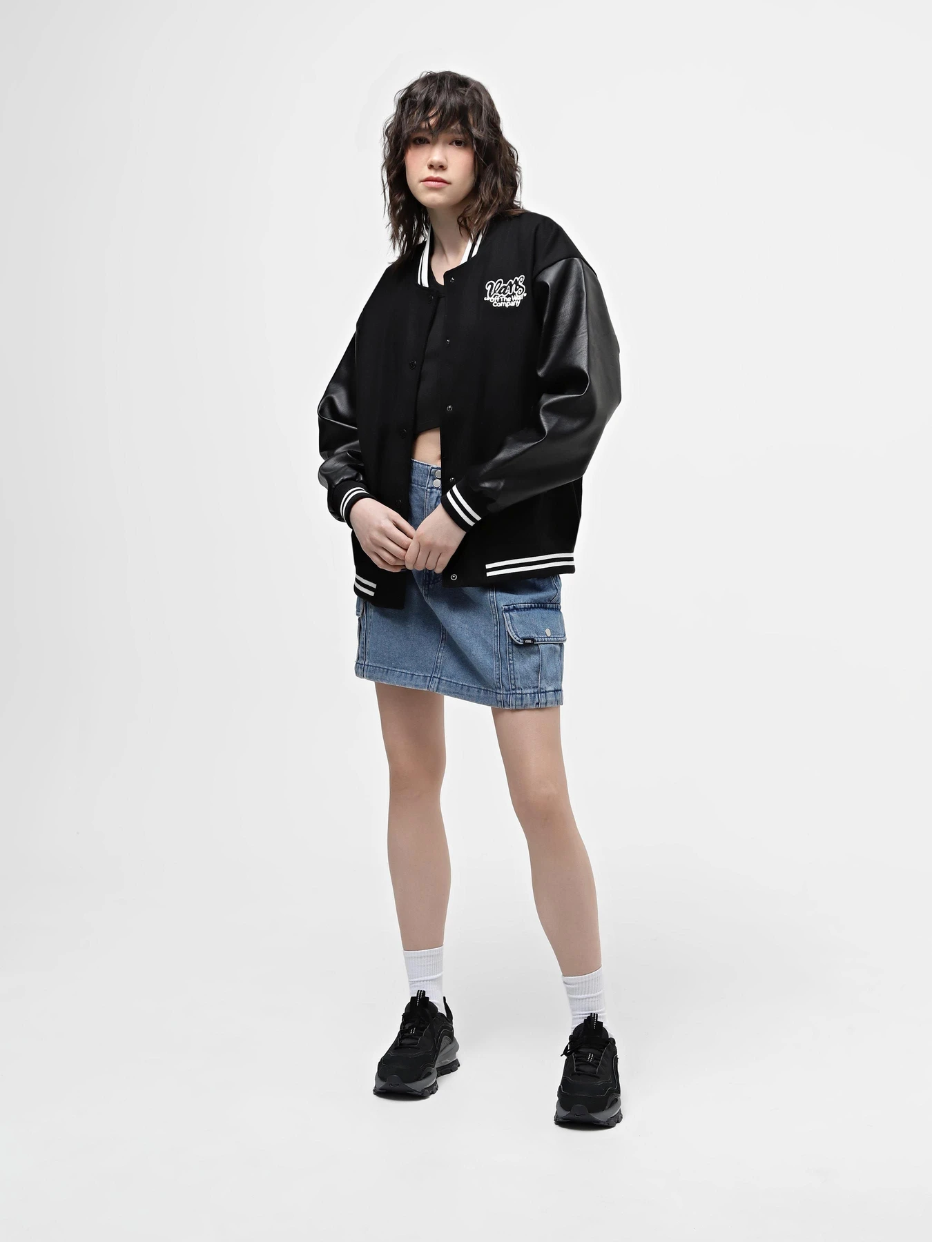 Юбки Vans Sidewalk Denim модель VN000GJE7W61 Юбки Vans Sidewalk Denim модель VN000GJE7W61 Фото