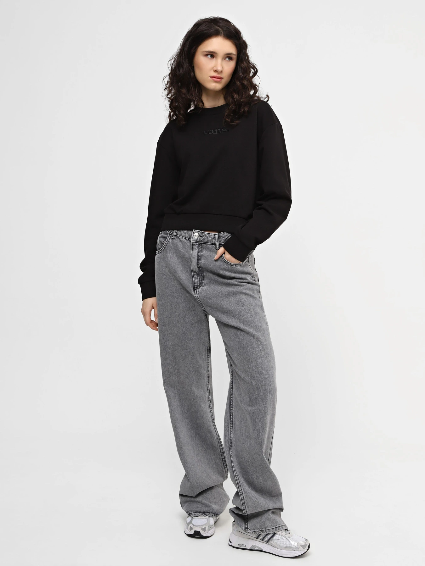 Худи и свитшоты Vans Essential Ft Rlx Crew модель VN000JF5BLK1 Фото