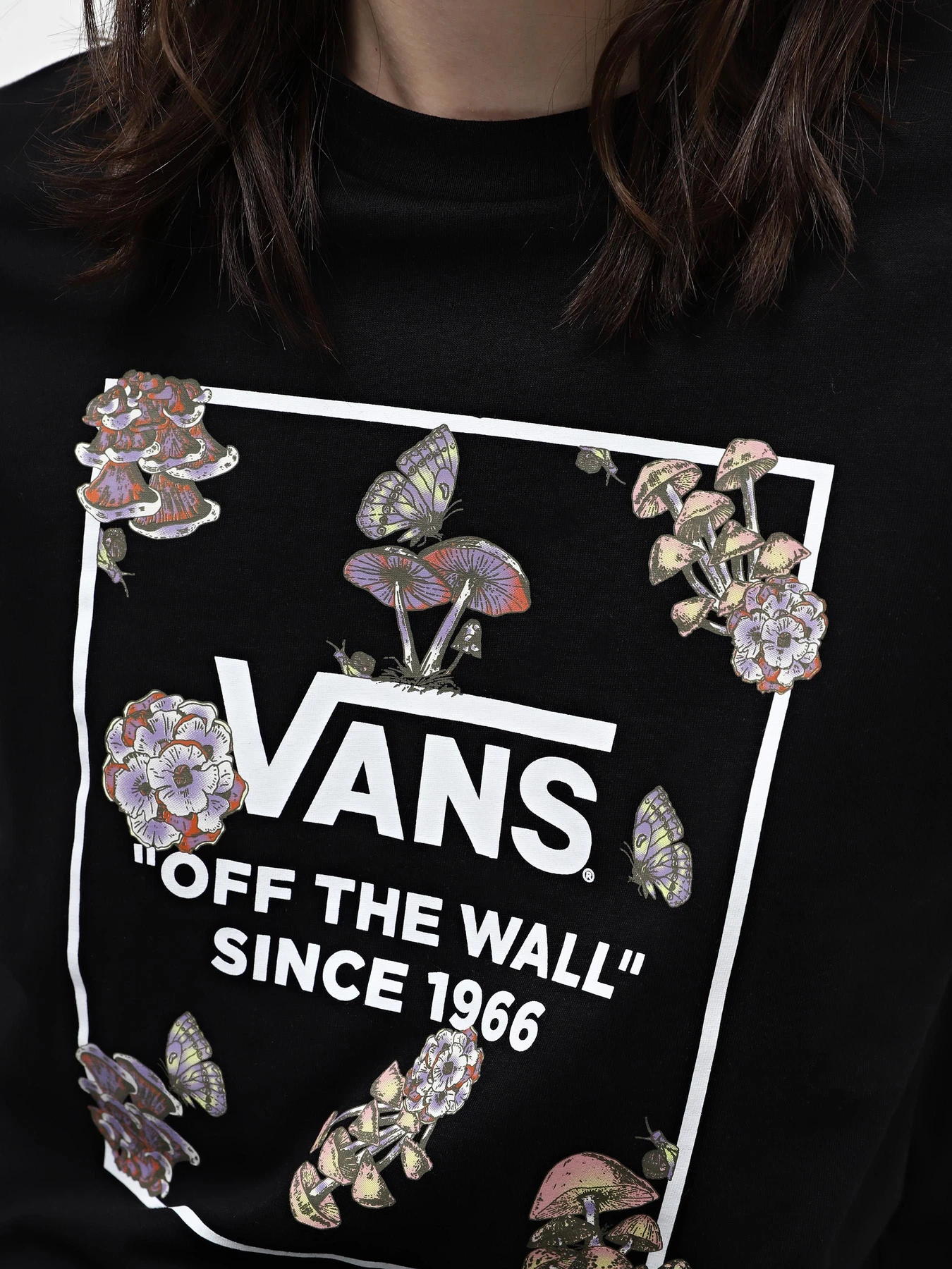 Футболки і поло Vans Fungi Floral Bff модель VN000FFWBLK1 Футболки і поло Vans Fungi Floral Bff модель VN000FFWBLK1 Фото