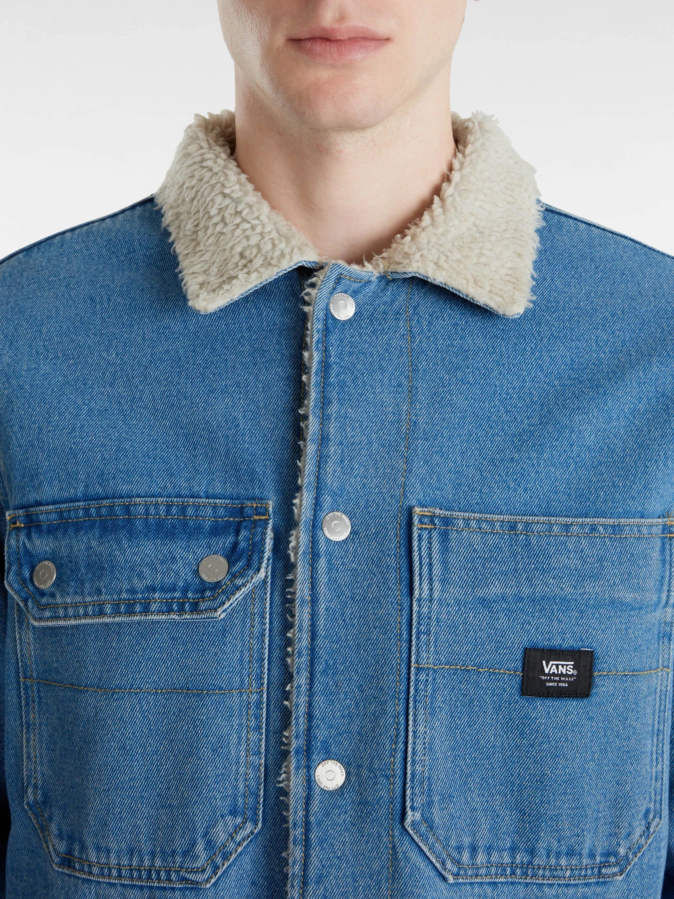 Куртки и дубленки Vans Drill Chore Denim Sherpa модель VN000K4XCDX1 Куртки и дубленки Vans Drill Chore Denim Sherpa модель VN000K4XCDX1 Фото