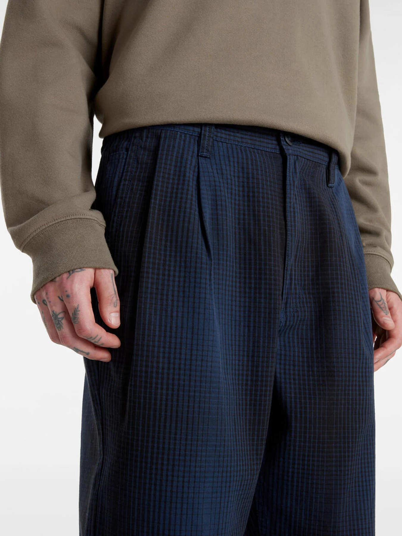 Джинсы Vans Authentic Chino Loose Tapered Plaid модель VN000HAJLKV1 Джинсы Vans Authentic Chino Loose Tapered Plaid модель VN000HAJLKV1 Фото