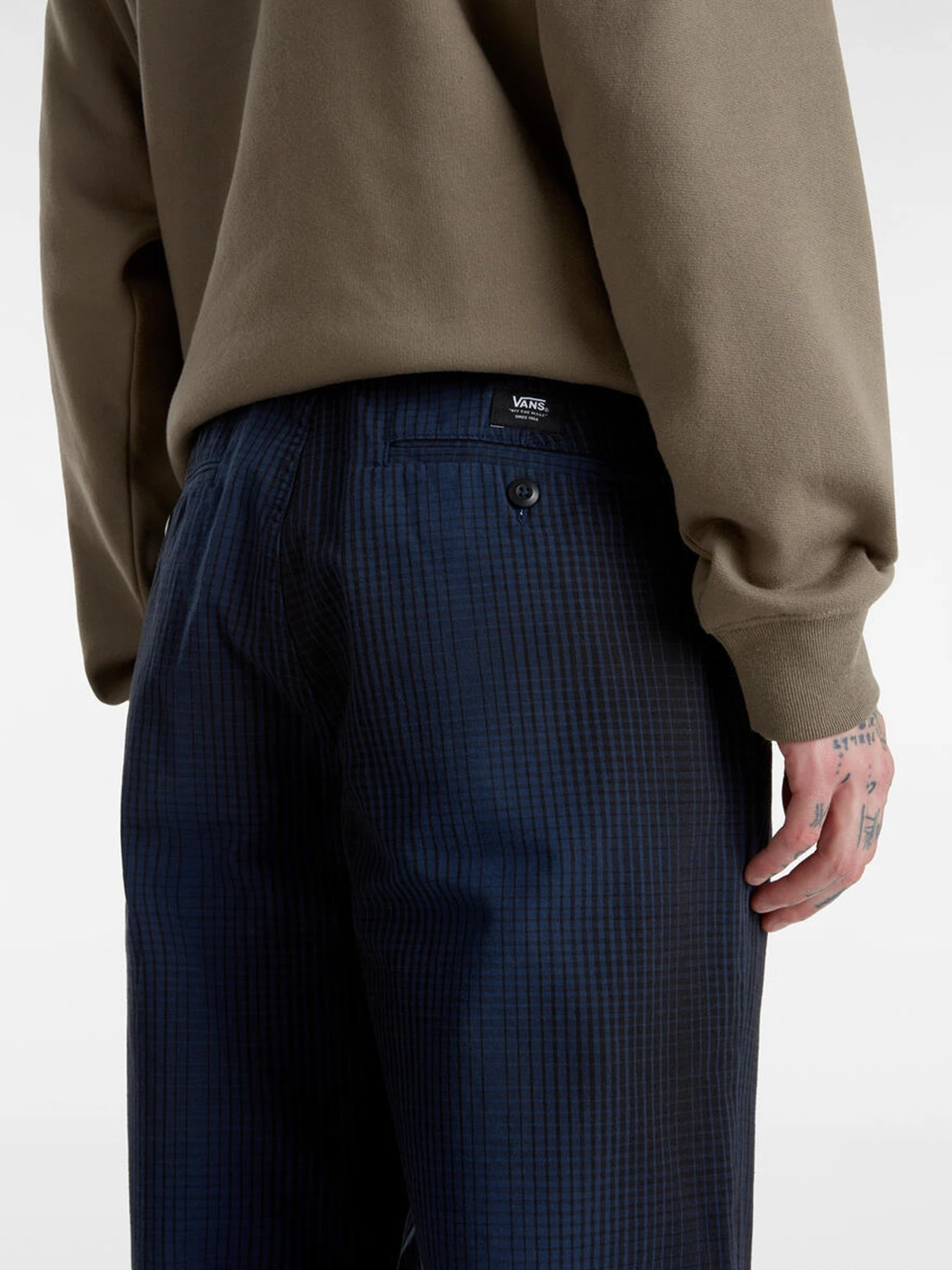 Джинсы Vans Authentic Chino Loose Tapered Plaid модель VN000HAJLKV1 Джинсы Vans Authentic Chino Loose Tapered Plaid модель VN000HAJLKV1 Фото