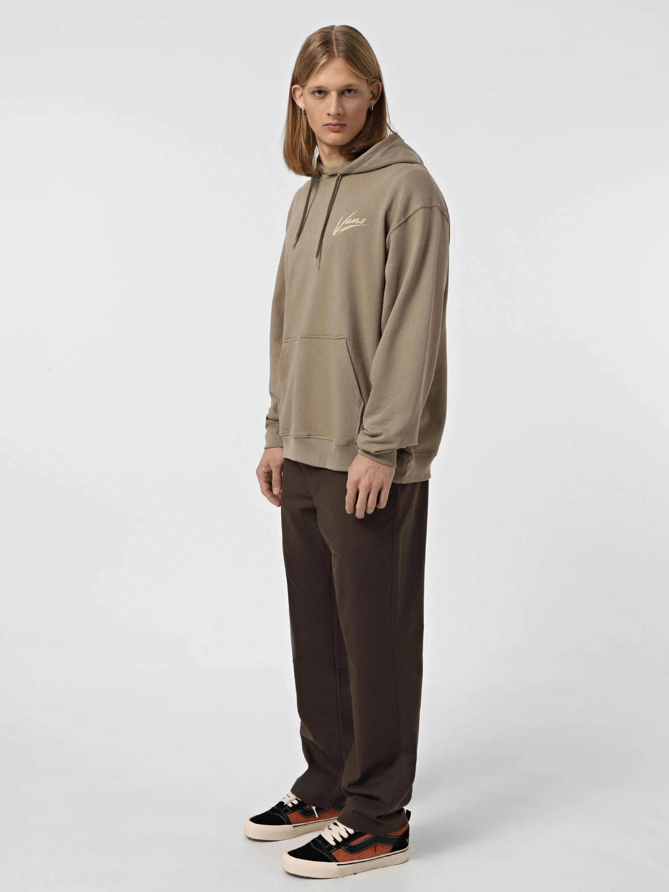 Брюки Vans Authentic Chino Relaxed Pant модель VN000HZBD4C1 Брюки Vans Authentic Chino Relaxed Pant модель VN000HZBD4C1 Фото