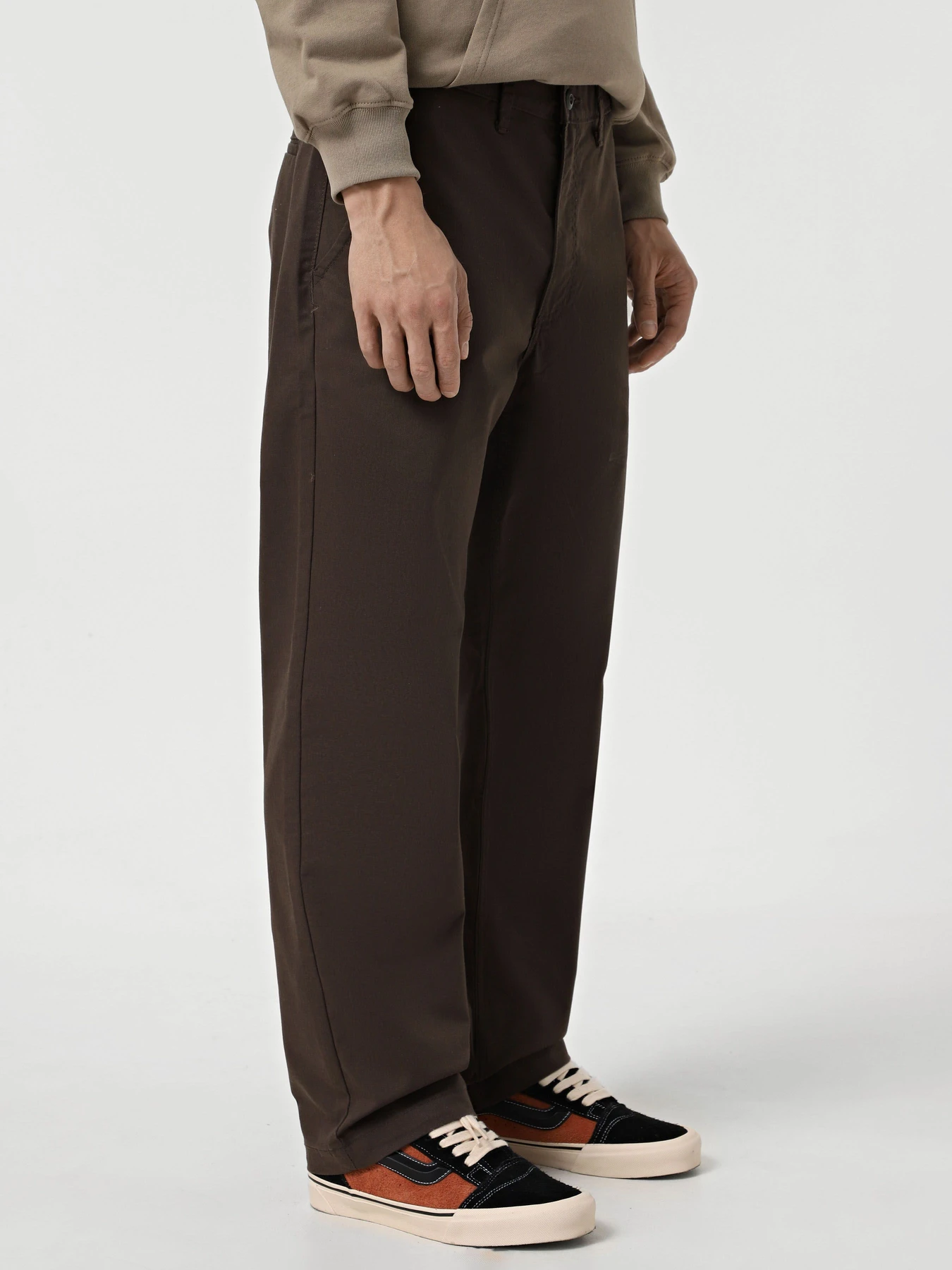 Брюки Vans Authentic Chino Relaxed Pant модель VN000HZBD4C1 Брюки Vans Authentic Chino Relaxed Pant модель VN000HZBD4C1 Фото