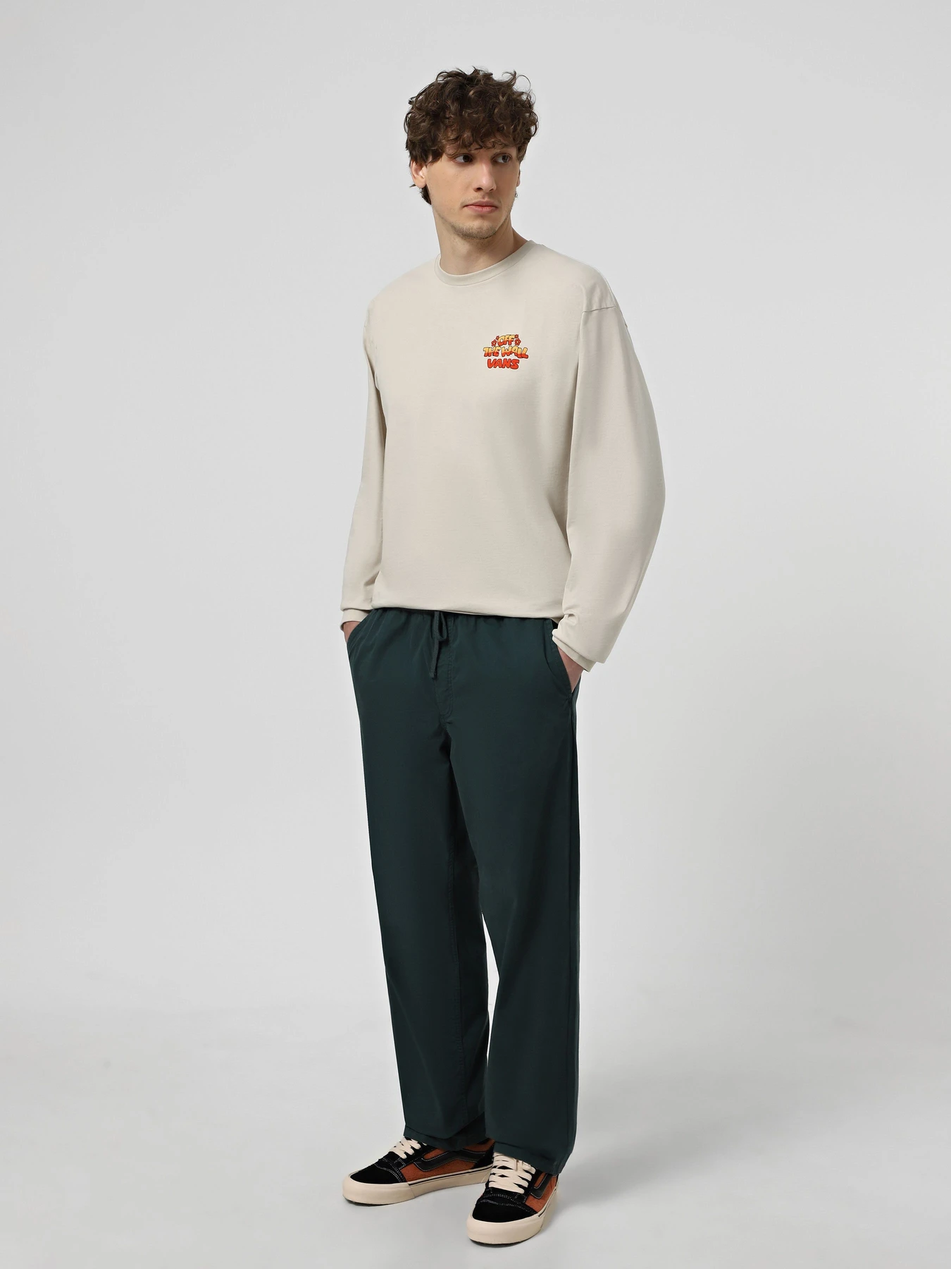Штани Vans Range Relaxed Elastic модель VN0A5FJJ2LN1 Штани Vans Range Relaxed Elastic модель VN0A5FJJ2LN1 Фото