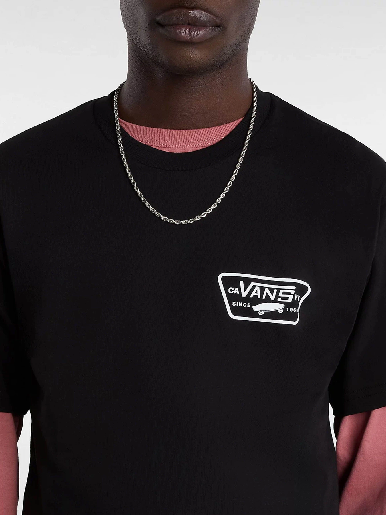 Футболки и поло Vans Full Patch Back модель VN0000F8Y281 Футболки и поло Vans Full Patch Back модель VN0000F8Y281 Фото