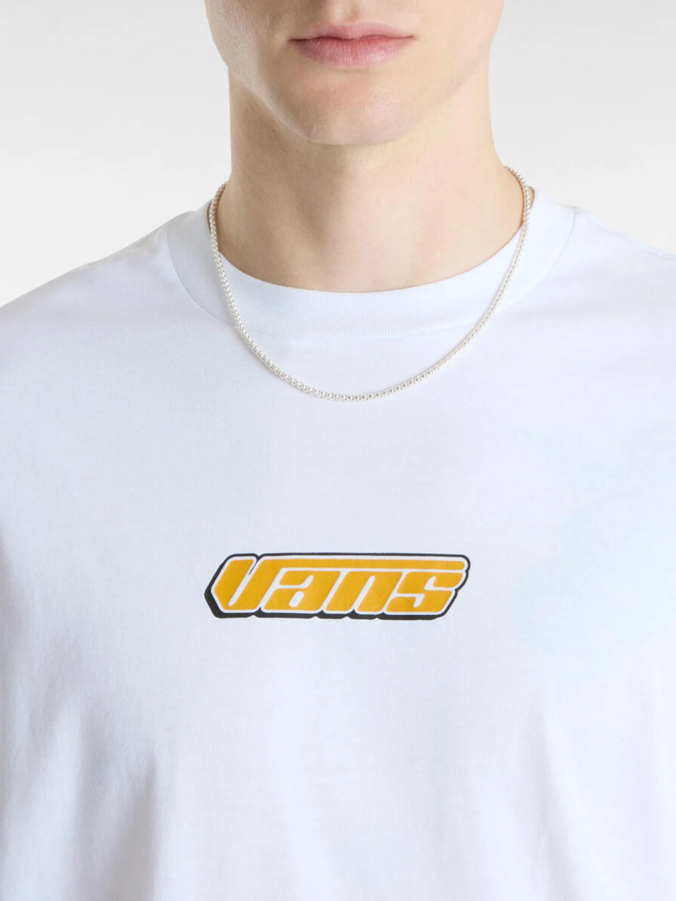 Футболки и поло Vans Retro V модель VN000HFZWHT1 Футболки и поло Vans Retro V модель VN000HFZWHT1 Фото