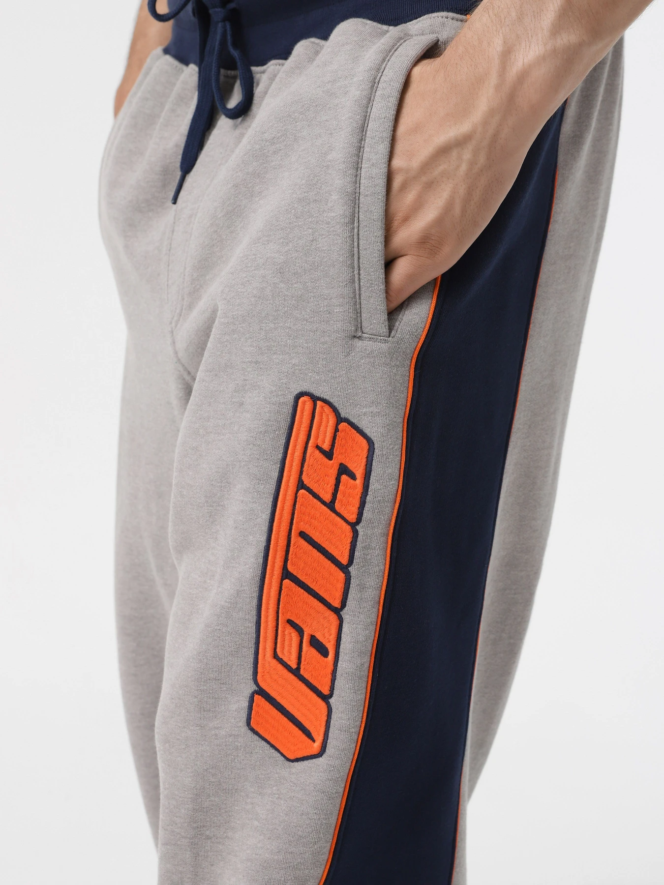 Брюки Vans Retro V Loose Fleece модель VN000HAZ02F1 Брюки Vans Retro V Loose Fleece модель VN000HAZ02F1 Фото