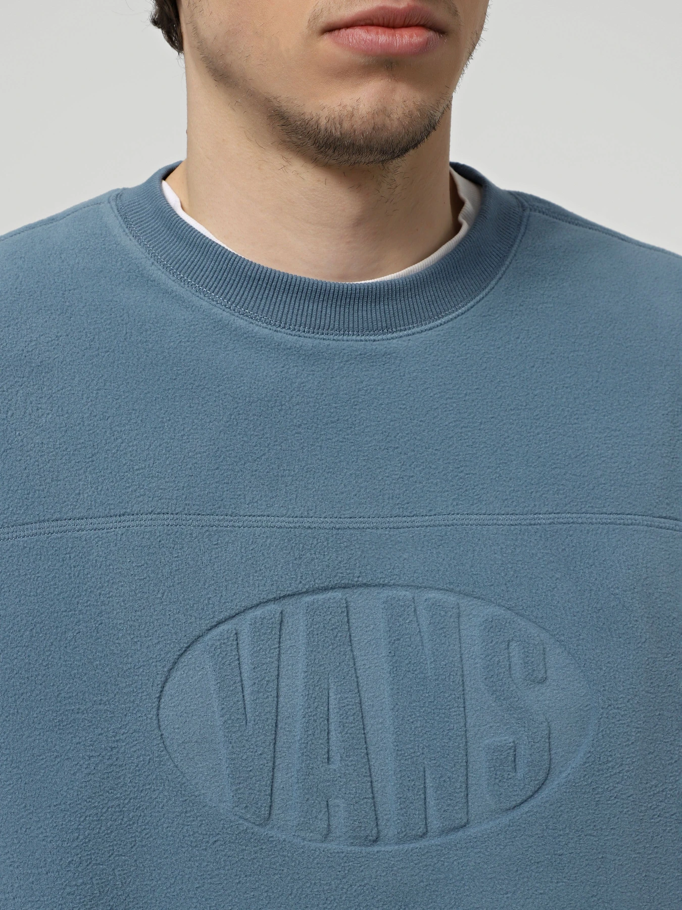 Худі та світшоти Vans Carlo Polar Fleece Loose Crew модель VN000HPSJCN1 Худі та світшоти Vans Carlo Polar Fleece Loose Crew модель VN000HPSJCN1 Фото