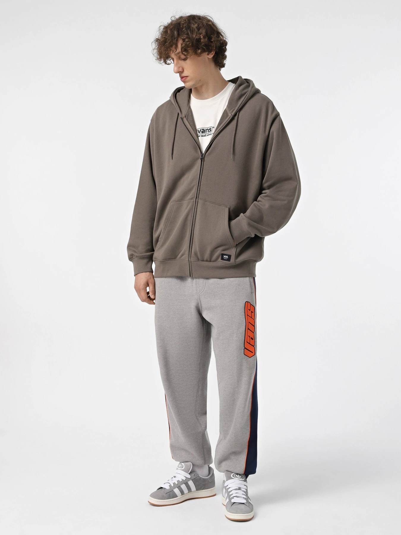 Худі та світшоти Vans Original Standards Loose Full Zip модель VN000HPG9JC1 Худі та світшоти Vans Original Standards Loose Full Zip модель VN000HPG9JC1 Фото