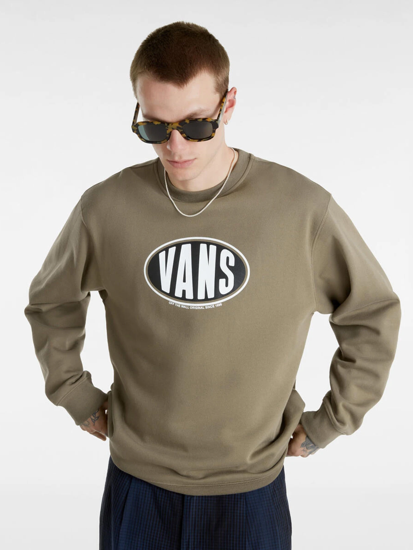 Худи и свитшоты Vans Spray On Loose Crew модель VN000HPQ9JC1 Худи и свитшоты Vans Spray On Loose Crew модель VN000HPQ9JC1 Фото
