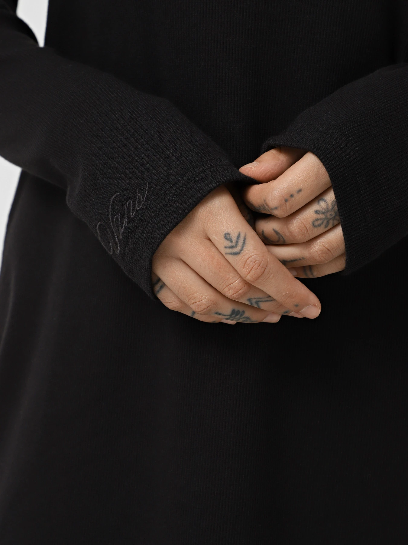 Сукні Vans Drew Rib модель VN000NDGBLK1 Сукні Vans Drew Rib модель VN000NDGBLK1 Фото