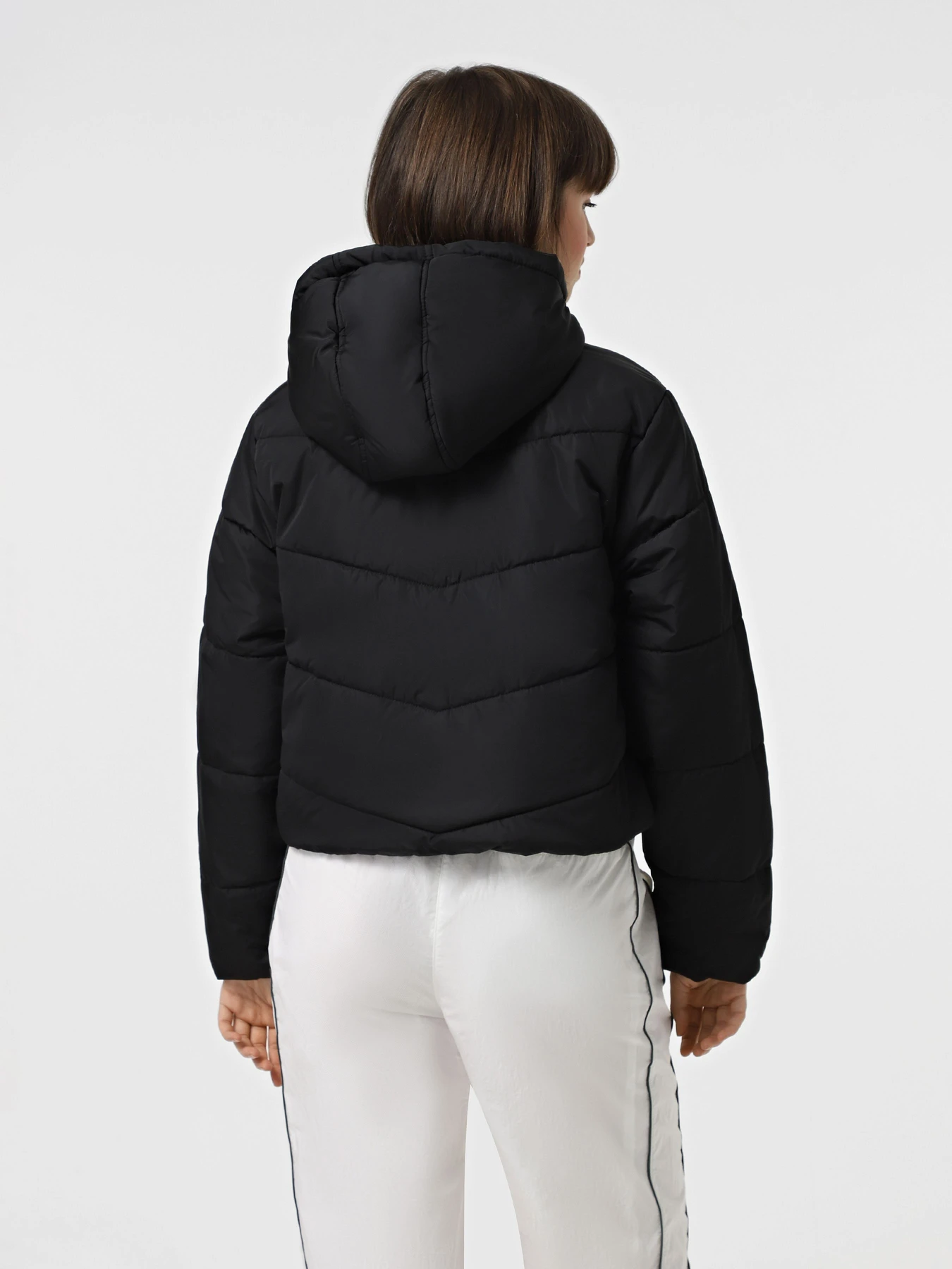Куртки и дубленки Vans Foundry Crop Puff Hood модель VN000H5EBLK1 Куртки и дубленки Vans Foundry Crop Puff Hood модель VN000H5EBLK1 Фото