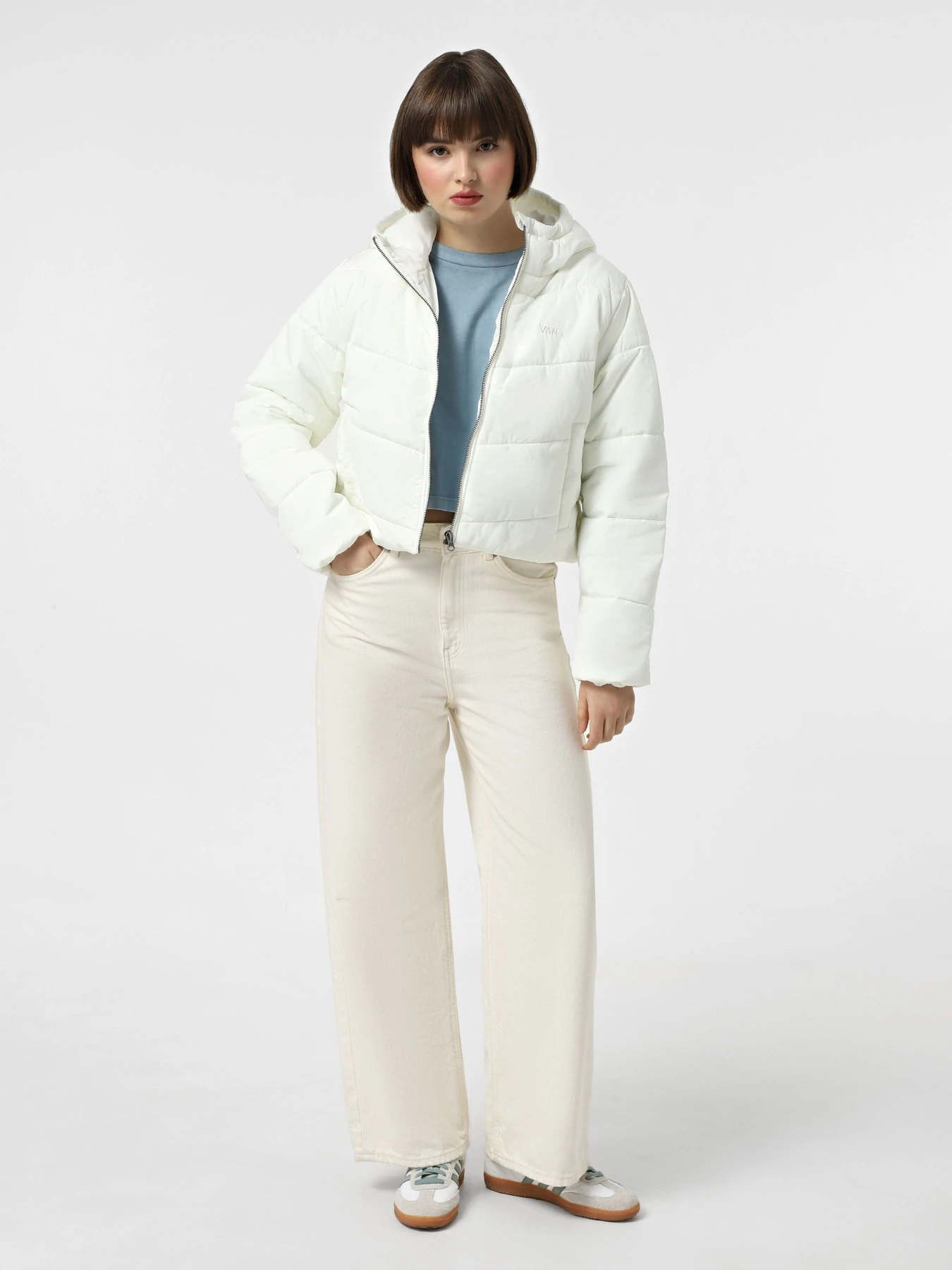 Куртки и дубленки Vans Foundry Crop Puff Hood модель VN000H5EFS81 Фото