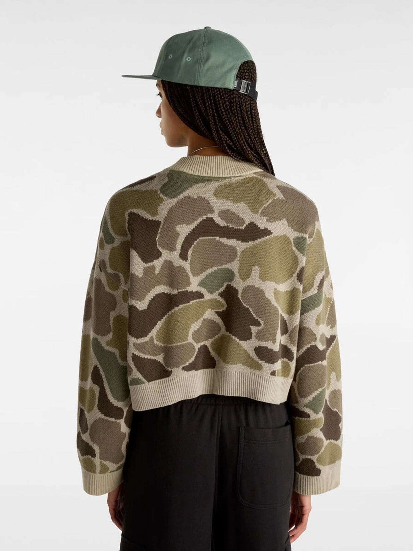 Худі та світшоти Vans Cammile Camo Pullover модель VN000HQ5DBC1 Худі та світшоти Vans Cammile Camo Pullover модель VN000HQ5DBC1 Фото