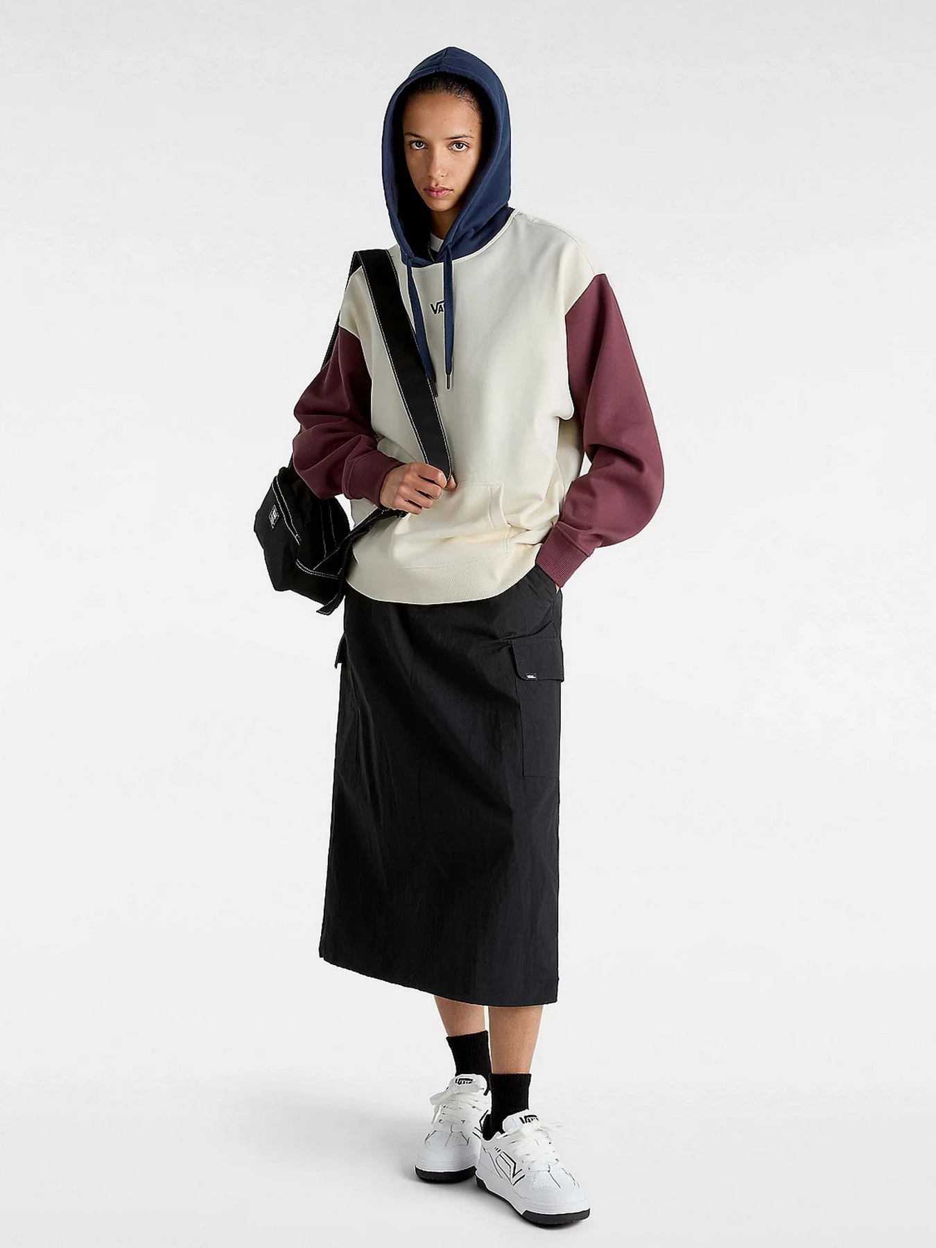 Худі та світшоти Vans Colorblock OS модель VN000H29M6K1 Худі та світшоти Vans Colorblock OS модель VN000H29M6K1 Фото