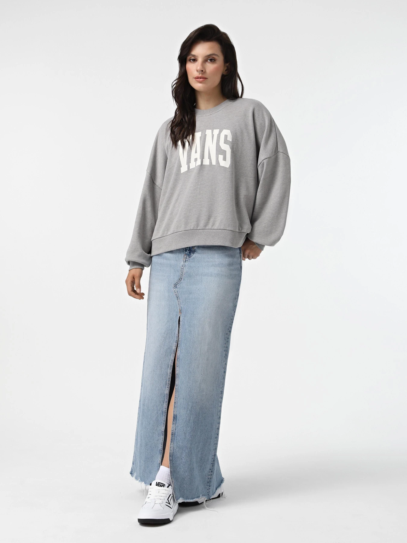 Худі та світшоти Vans Stadium Loose Crew модель VN000HCC02F1 Худі та світшоти Vans Stadium Loose Crew модель VN000HCC02F1 Фото