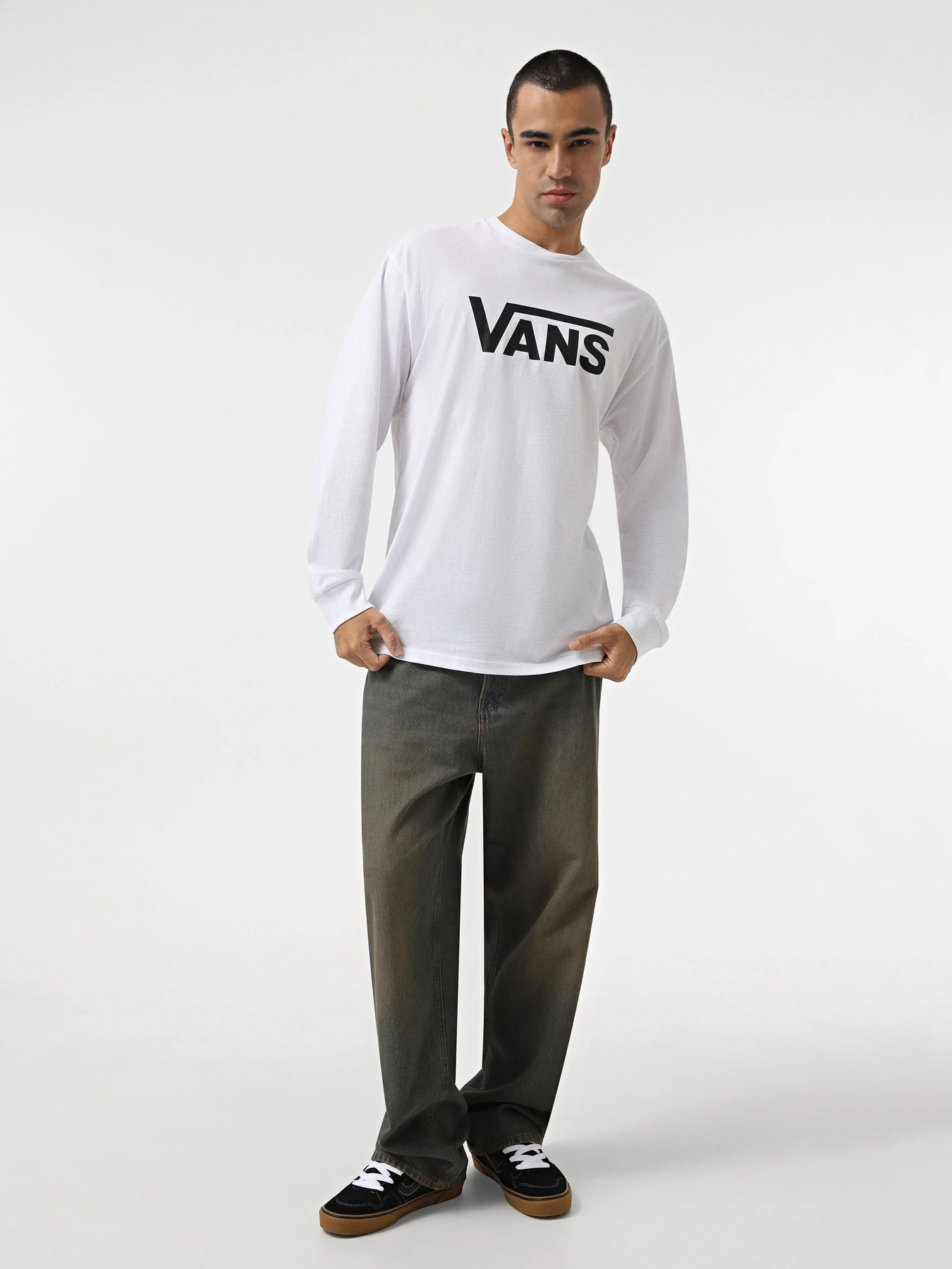 Худи и свитшоты Vans Classic модель VN0A7UECYB21 Худи и свитшоты Vans Classic модель VN0A7UECYB21 Фото