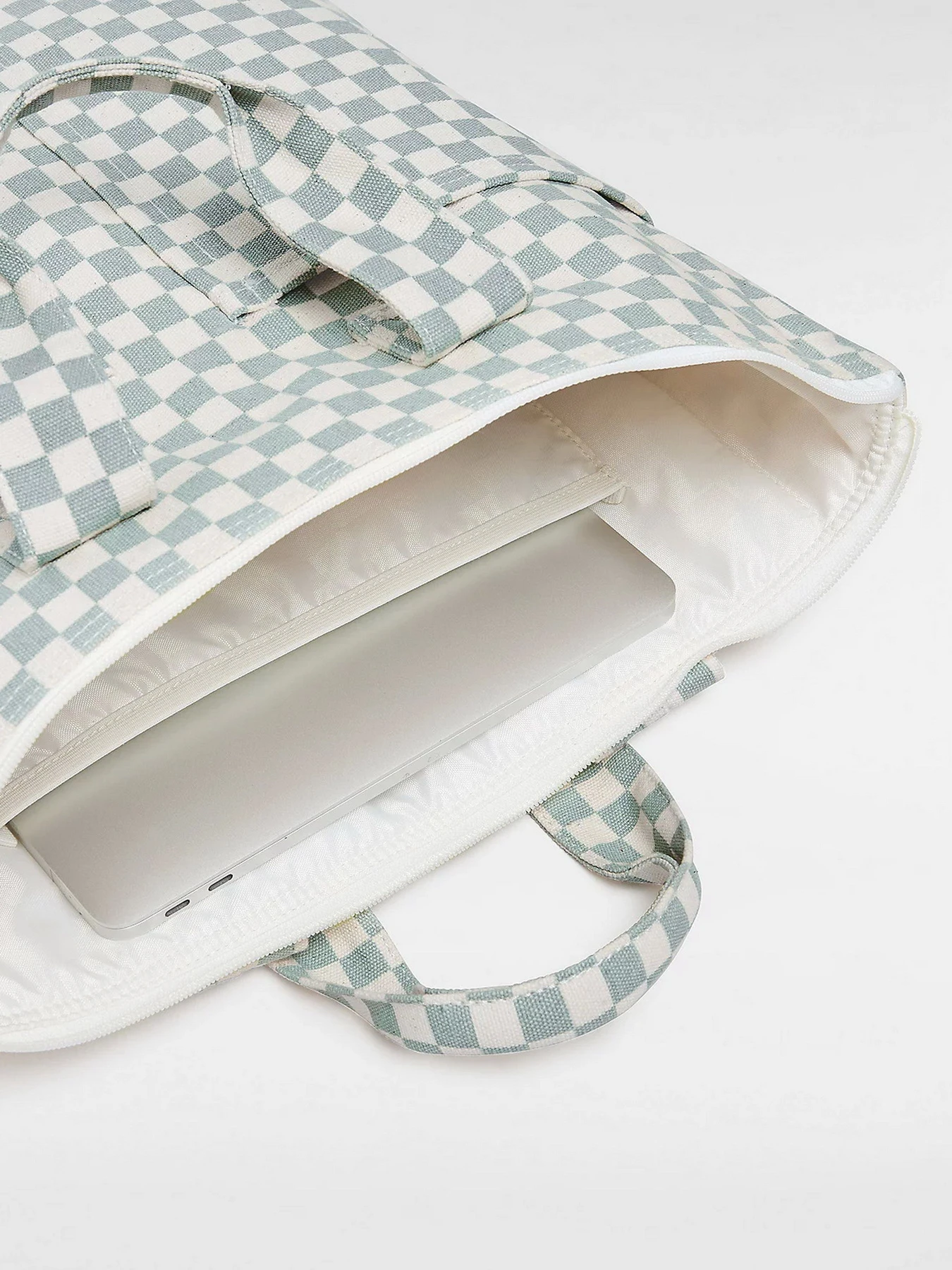 Сумки Vans Daily 14L модель VN000HDEM8I1 Сумки Vans Daily 14L модель VN000HDEM8I1 Фото
