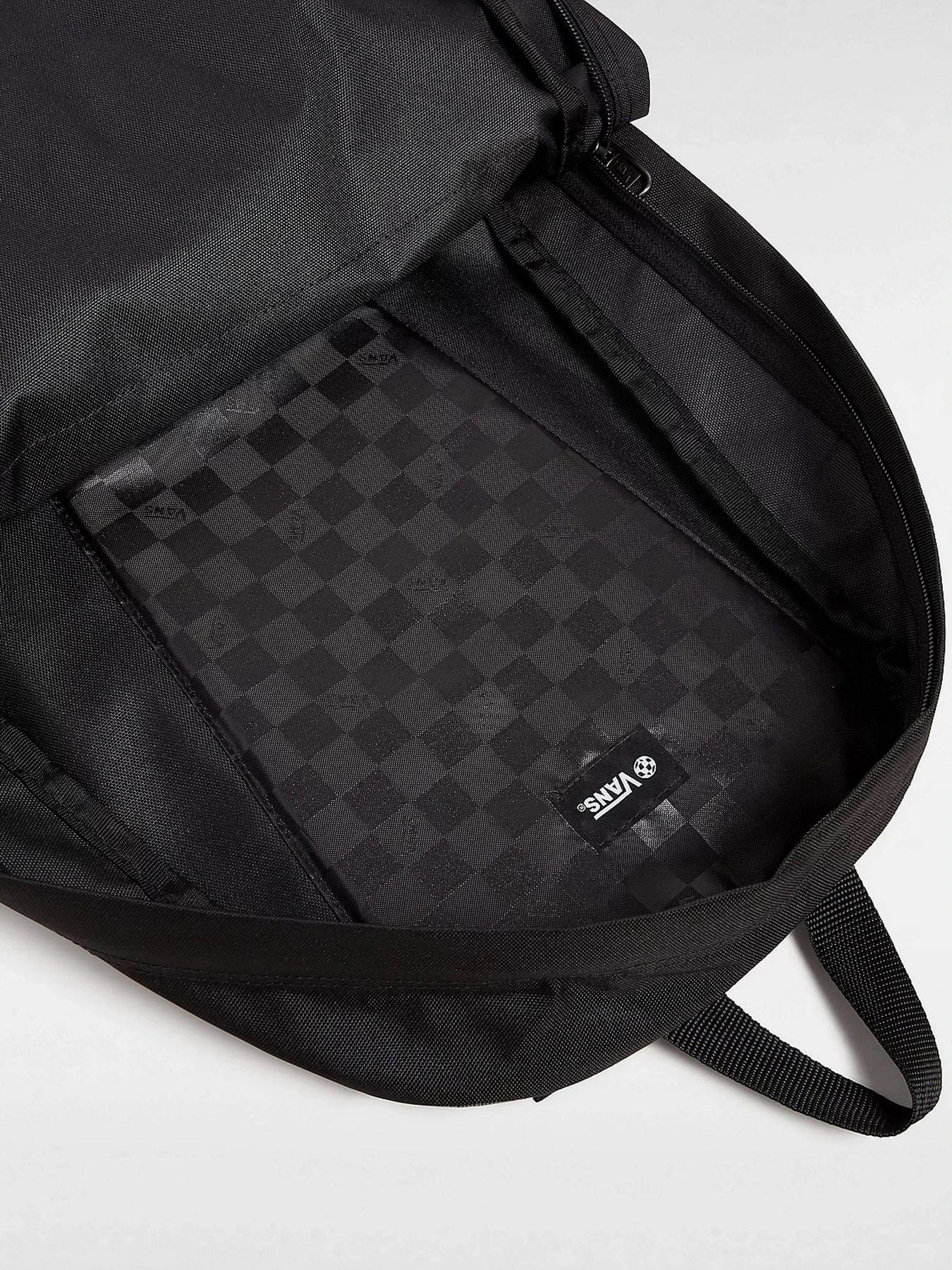 Рюкзаки Vans Old Skool Print 22L модель VN000H50BLK1 Рюкзаки Vans Old Skool Print 22L модель VN000H50BLK1 Фото