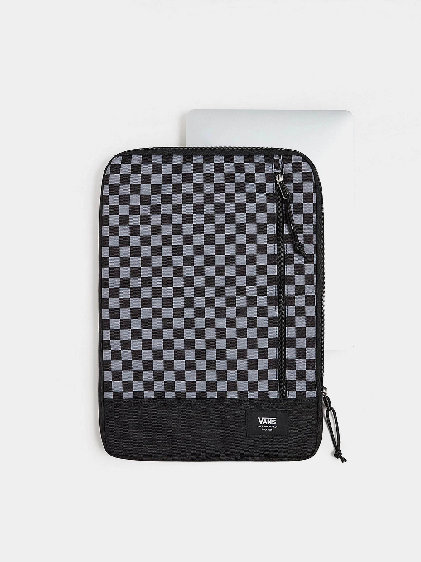 Сумки Vans Old Skool Laptop Sleeve модель VN000H55BA51 Сумки Vans Old Skool Laptop Sleeve модель VN000H55BA51 Фото