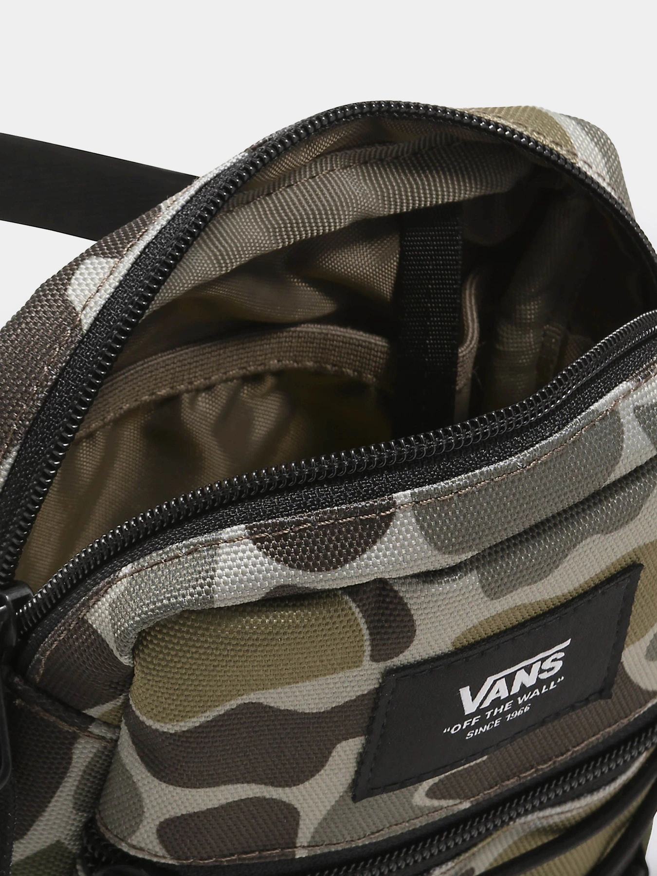 Сумки Vans MN Bail Shoulder Bag модель VN0A3I5SDBC1 Сумки Vans MN Bail Shoulder Bag модель VN0A3I5SDBC1 Фото