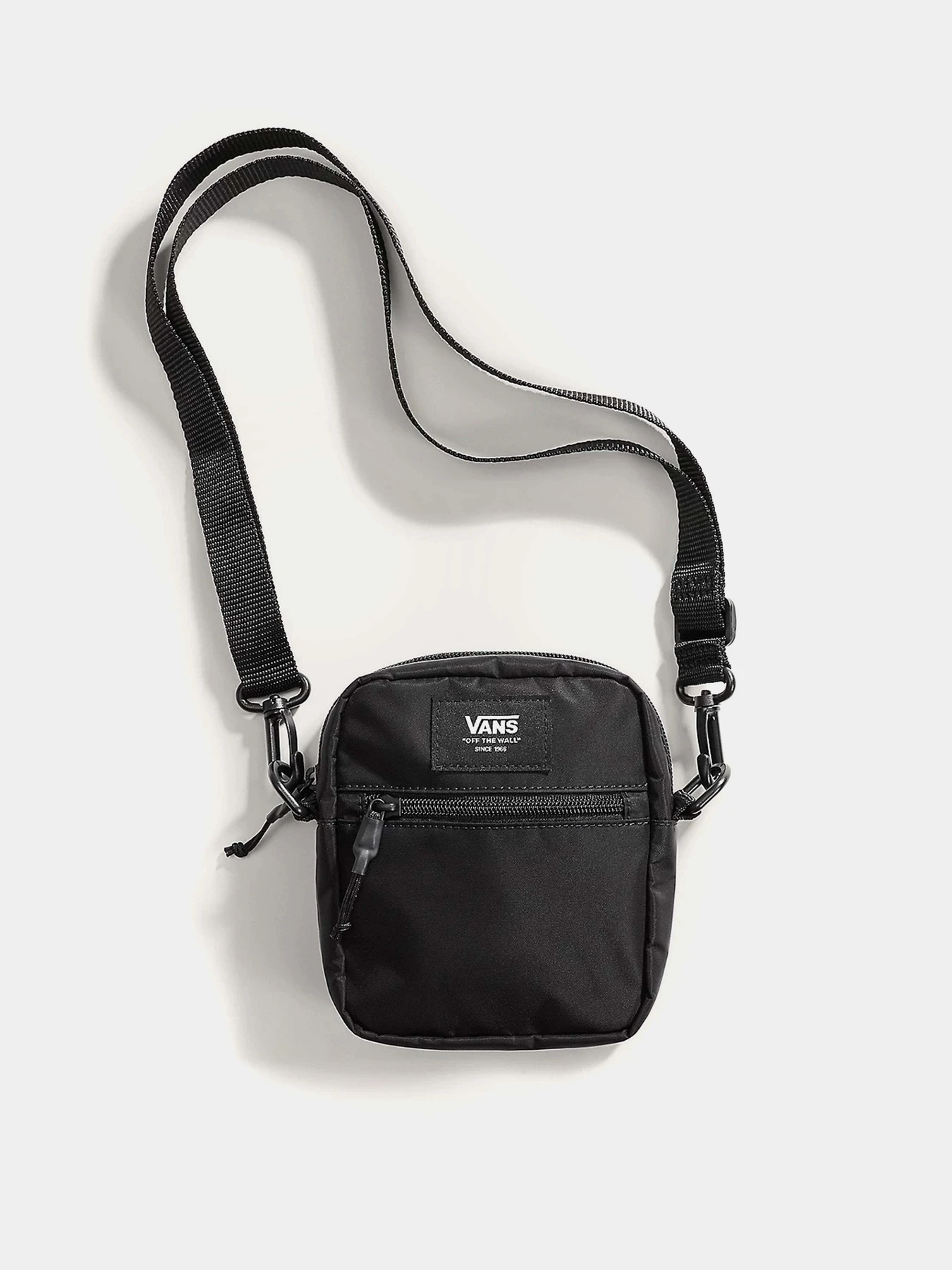 Сумки Vans Bail Shoulder модель VN000MP6BLK1 Сумки Vans Bail Shoulder модель VN000MP6BLK1 Фото