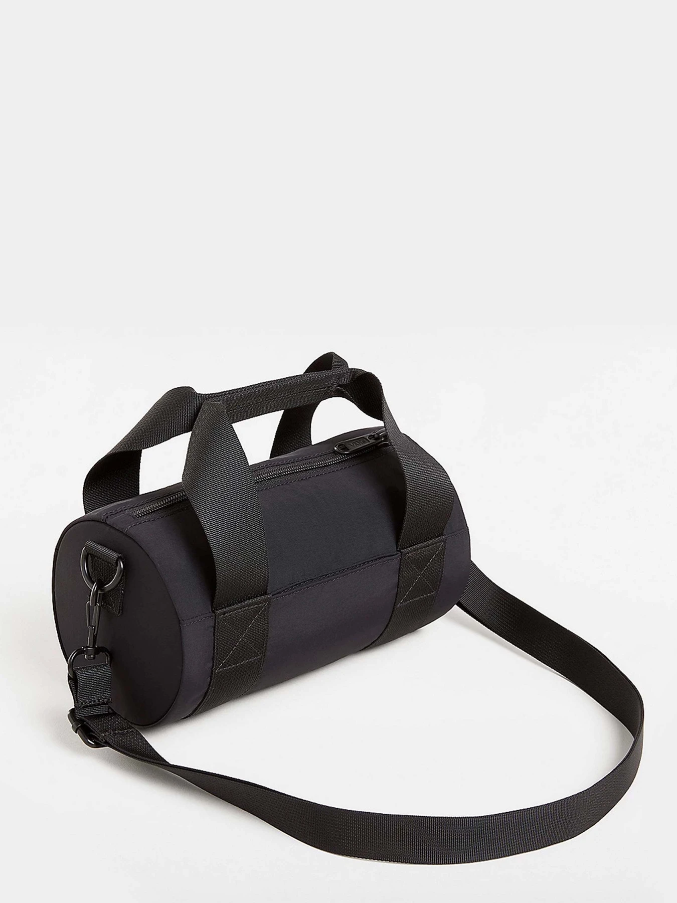 Сумки Vans Barreled Mini модель VN000MNTBLK1 Сумки Vans Barreled Mini модель VN000MNTBLK1 Фото