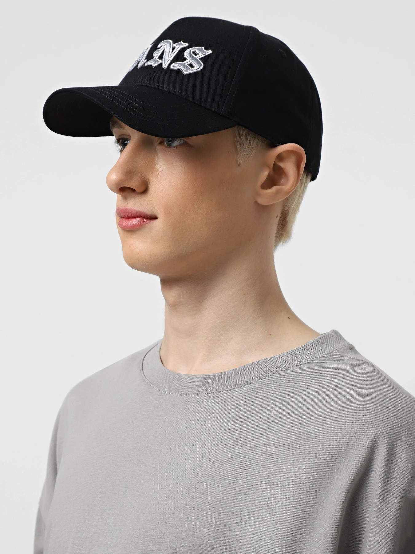 Шапки и кепки Vans Original Vans Strapback модель VN000NBSBLK1 Шапки и кепки Vans Original Vans Strapback модель VN000NBSBLK1 Фото