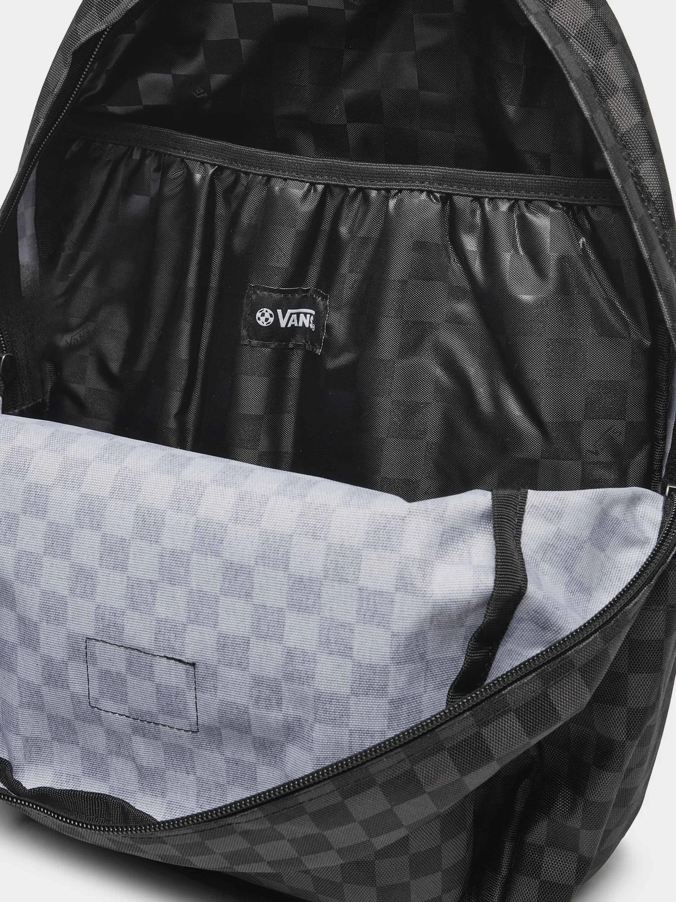 Рюкзаки Vans Old Skool Grom Checkerboard 18L модель VN000J3KBA51 Рюкзаки Vans Old Skool Grom Checkerboard 18L модель VN000J3KBA51 Фото