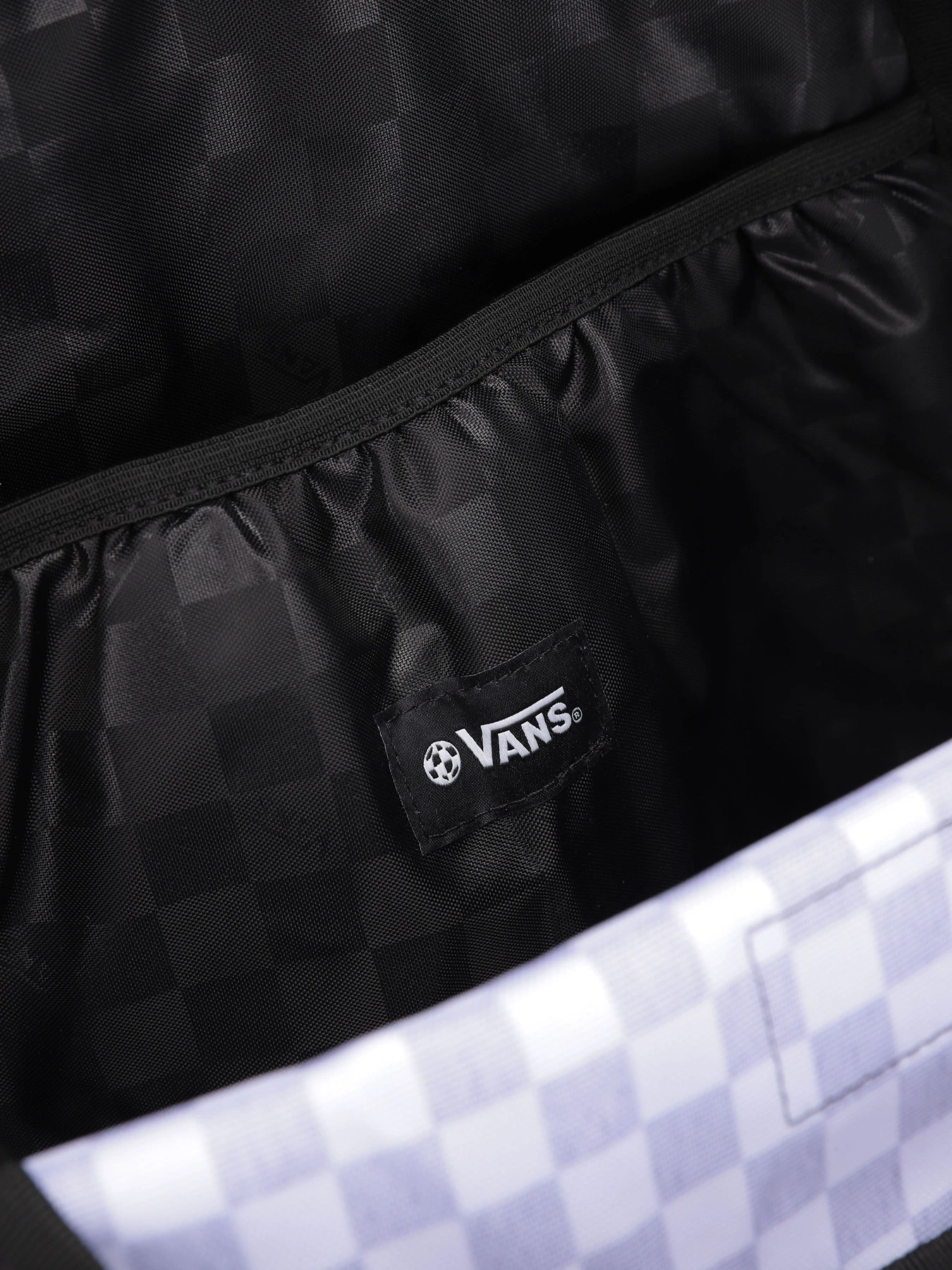 Рюкзаки Vans Old Skool Grom Check 18L модель VN000J3KY281 Рюкзаки Vans Old Skool Grom Check 18L модель VN000J3KY281 Фото