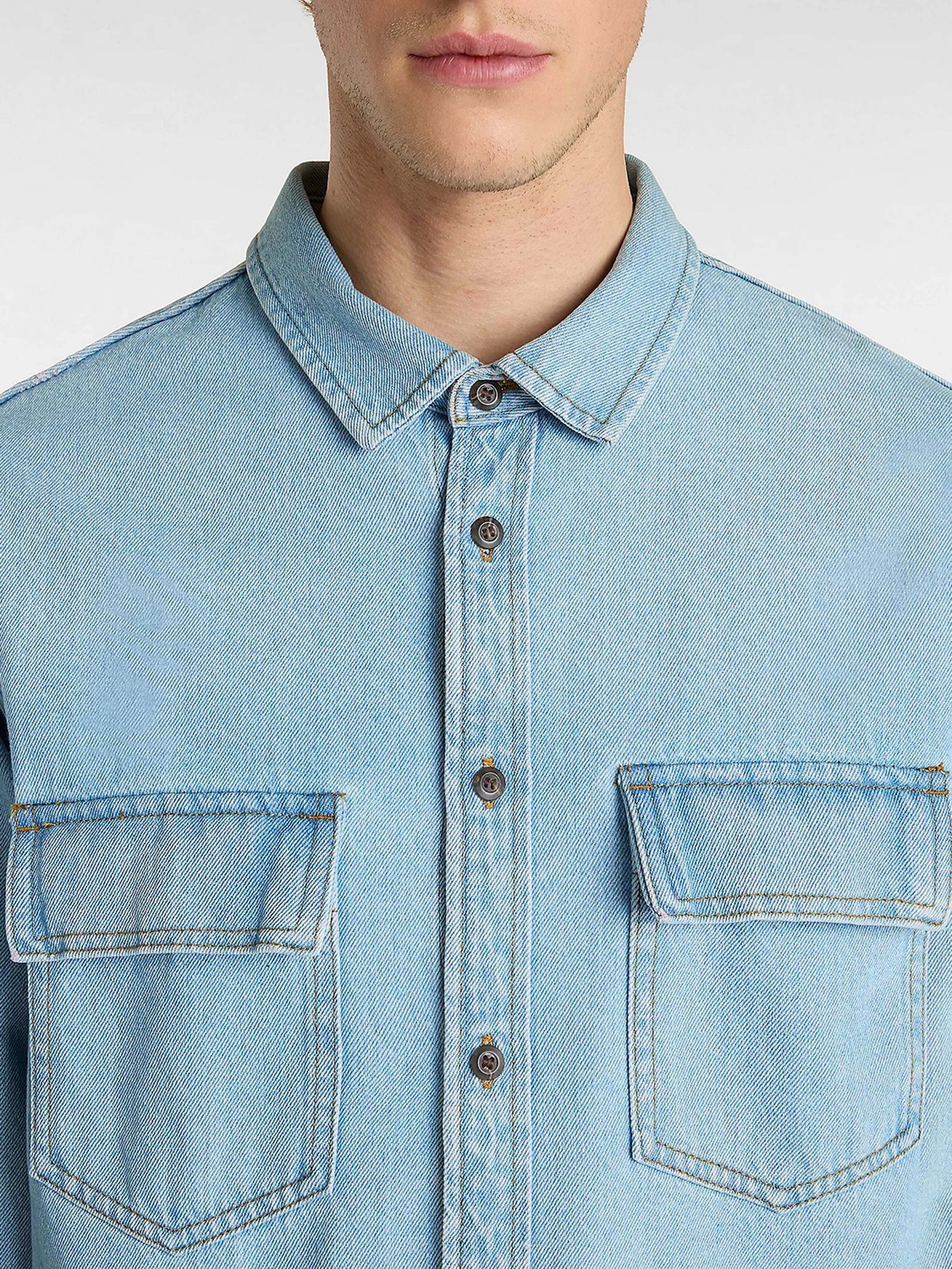 Рубашки Vans Palmhill Denim Woven модель VN000M12IYR1 Рубашки Vans Palmhill Denim Woven модель VN000M12IYR1 Фото